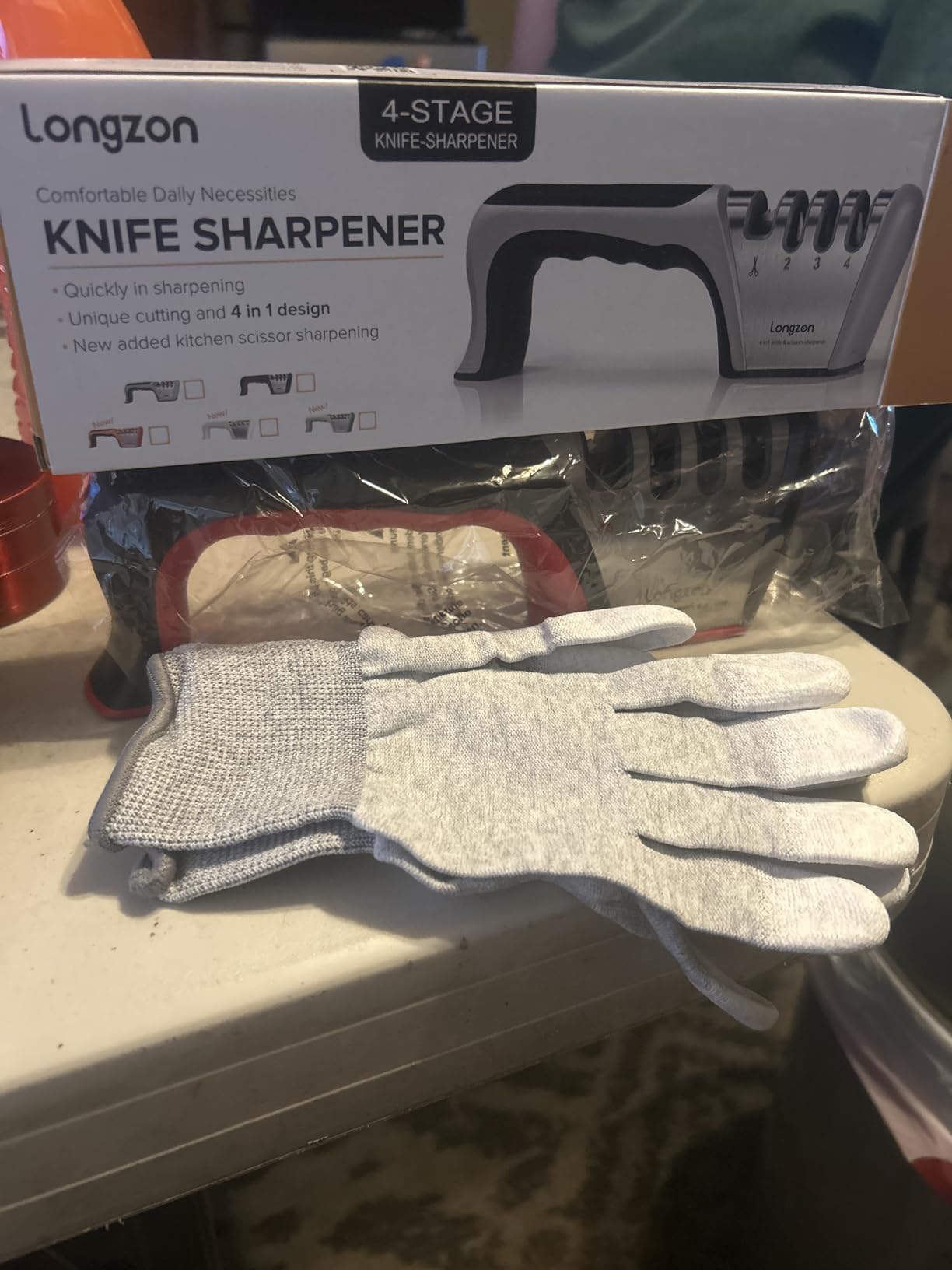 Longzon 5-in-1 Knife Sharpener 4 Stage with Cut-Resistant Glove, Quickly Sharpens & Restores Dull Blades, Easy & Safe for Home Manual Kitchen Use, Fits Most Knives and Scissors, Black+Silver customer photo 1