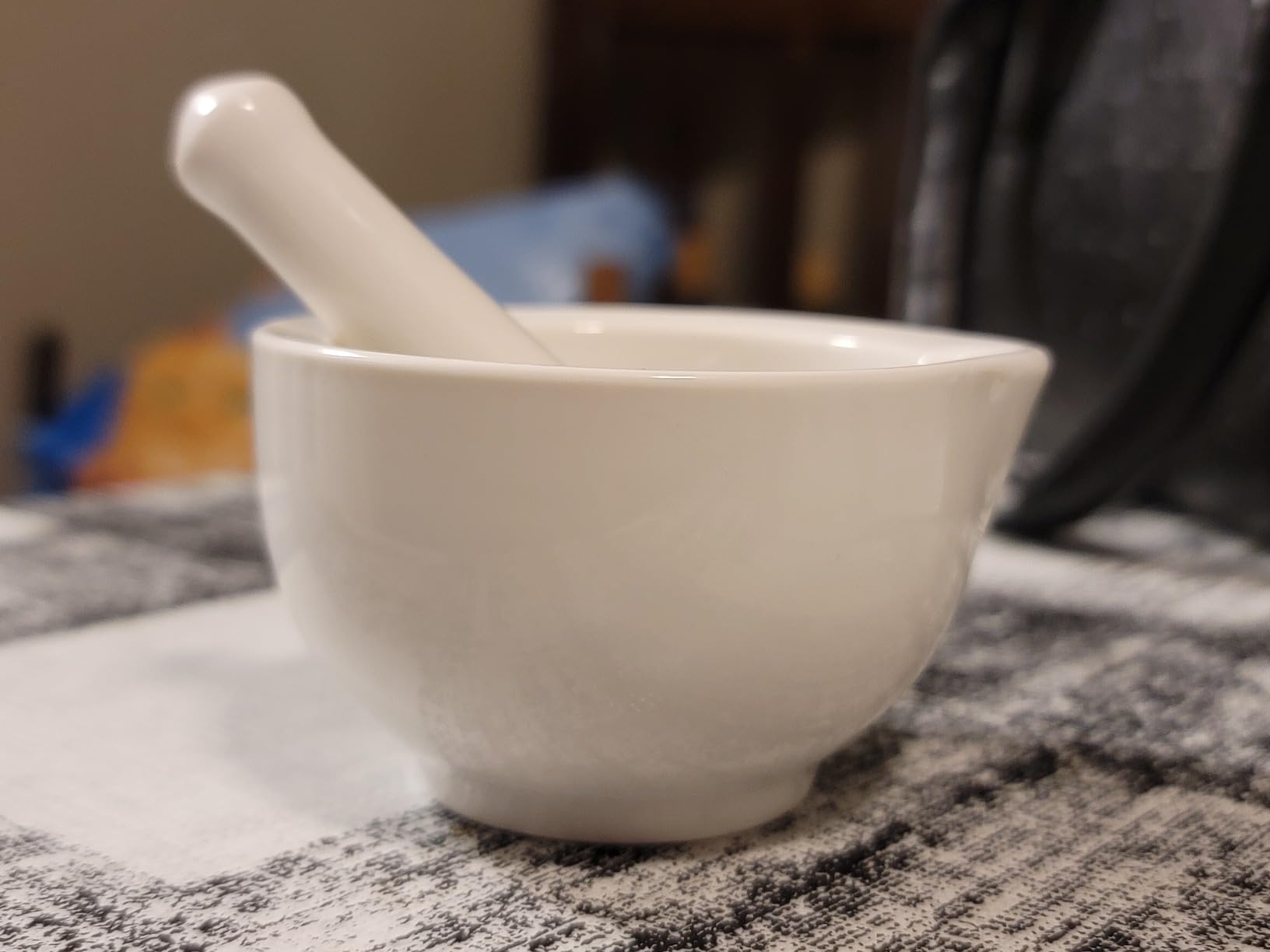 LEETOYI Small Ceramic Mortar Pestle Set, Herb Grinder Pill Crusher 3.3-inch customer photo 2