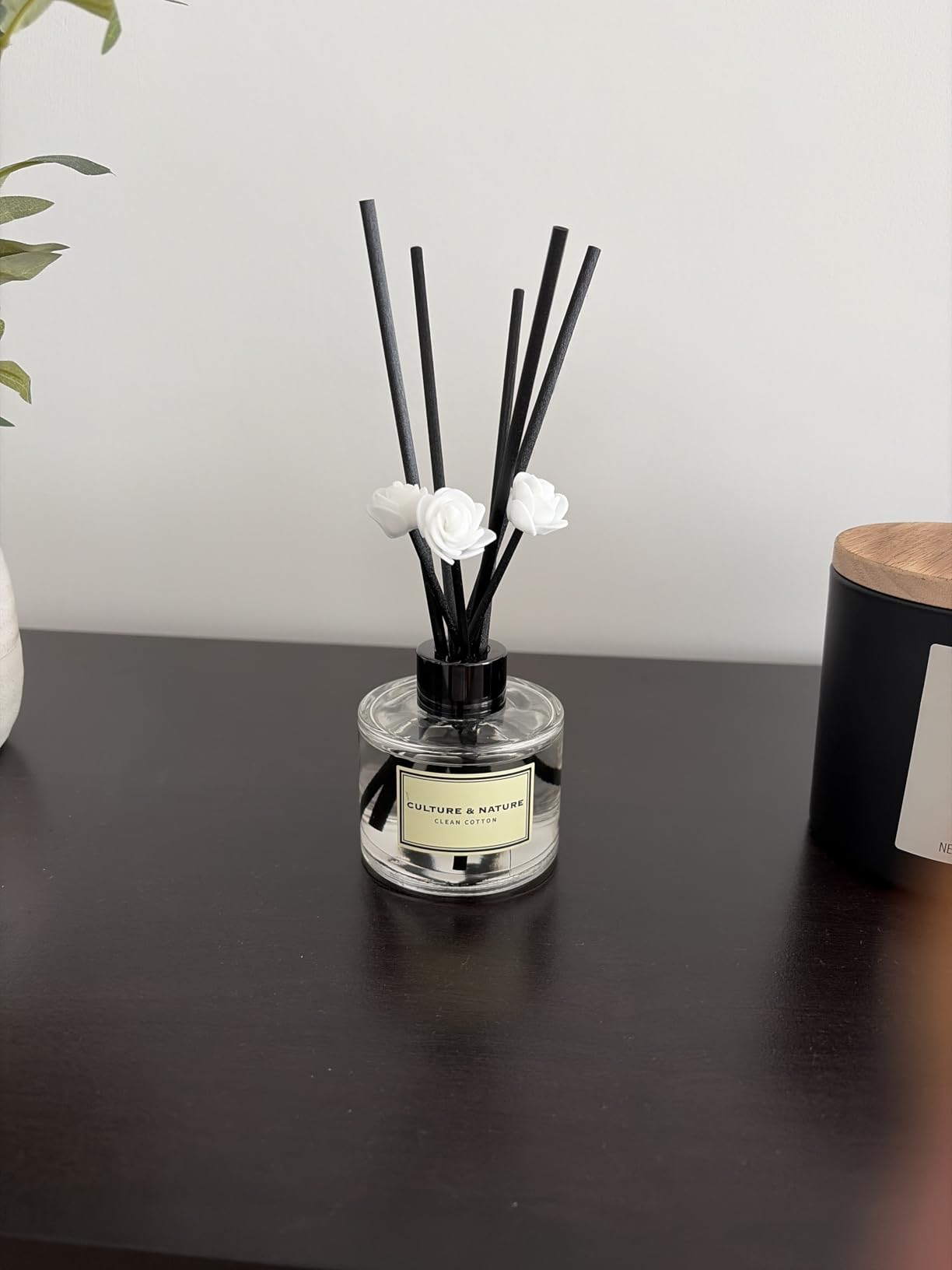 CULTURE & NATURE Reed Diffuser Set 6.7oz (200ml) Clean Cotton Scented Diffuser with Sticks Home Fragrance Reed Diffuser for Bathroom Shelf Decor customer photo 1