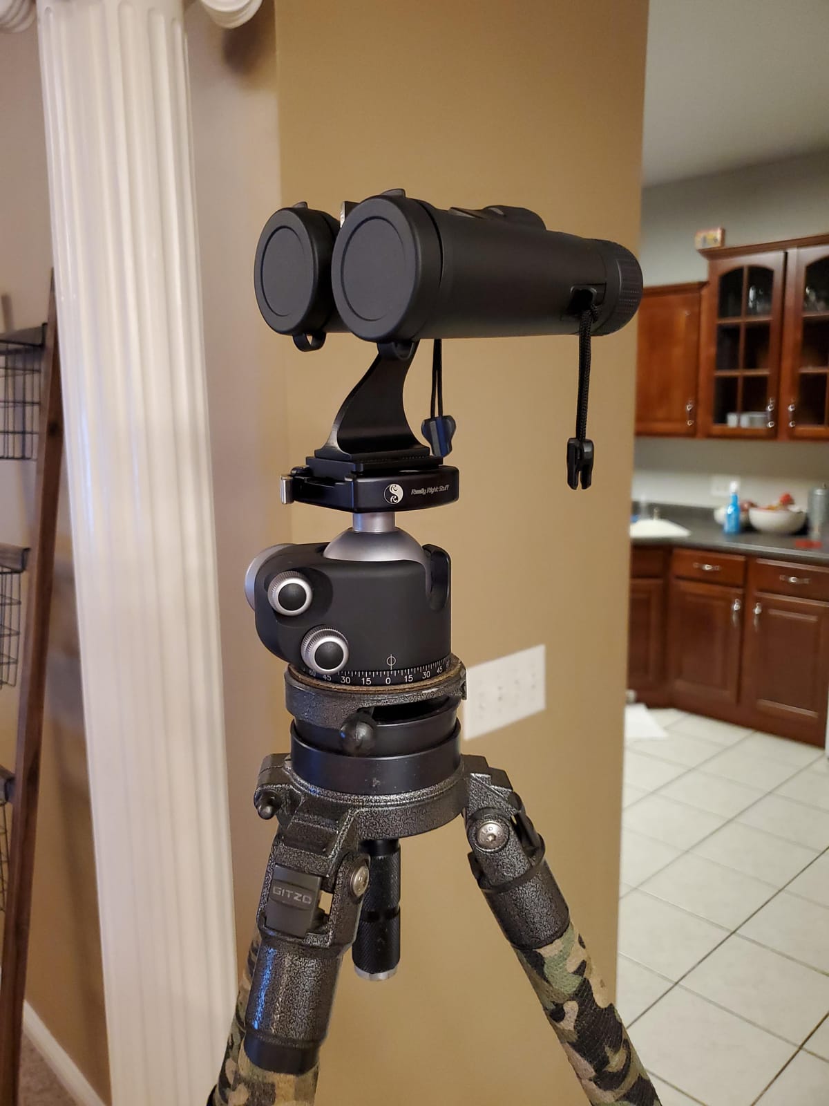 Binocular Tripod Adapter, Binocular Mount 1/4 Inch Threading Mount Aluminium,Tripod Adapter for Bird Watching, Safari Sports Events, Optics Uni-Adaptor Tripod customer photo 1