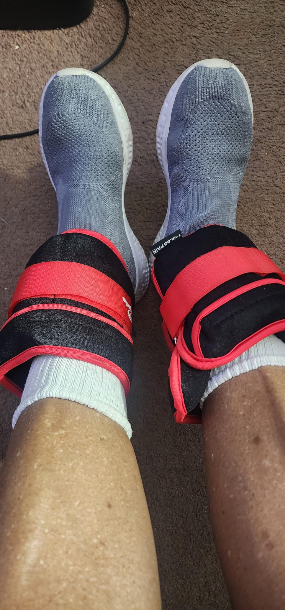 Fragraim Adjustable Ankle Weights 1-3/4/5/6/8/10/12/15/20 LBS Pair with Removable Weight for Jogging, Gymnastics, Aerobics, Physical Therapy customer photo 1