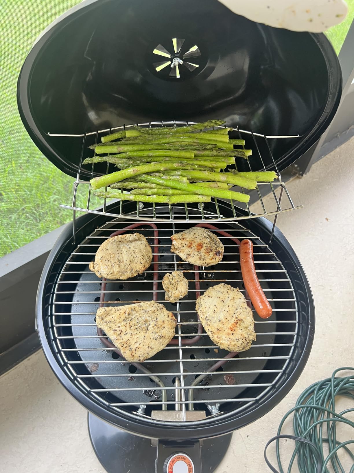 Electric BBQ Grill Techwood 15-Serving Indoor/Outdoor Electric Grill for Indoor & Outdoor Use, Double Layer Design, Portable Removable Stand Grill, 1600W (Stand Black BBQ Grills) customer photo 1