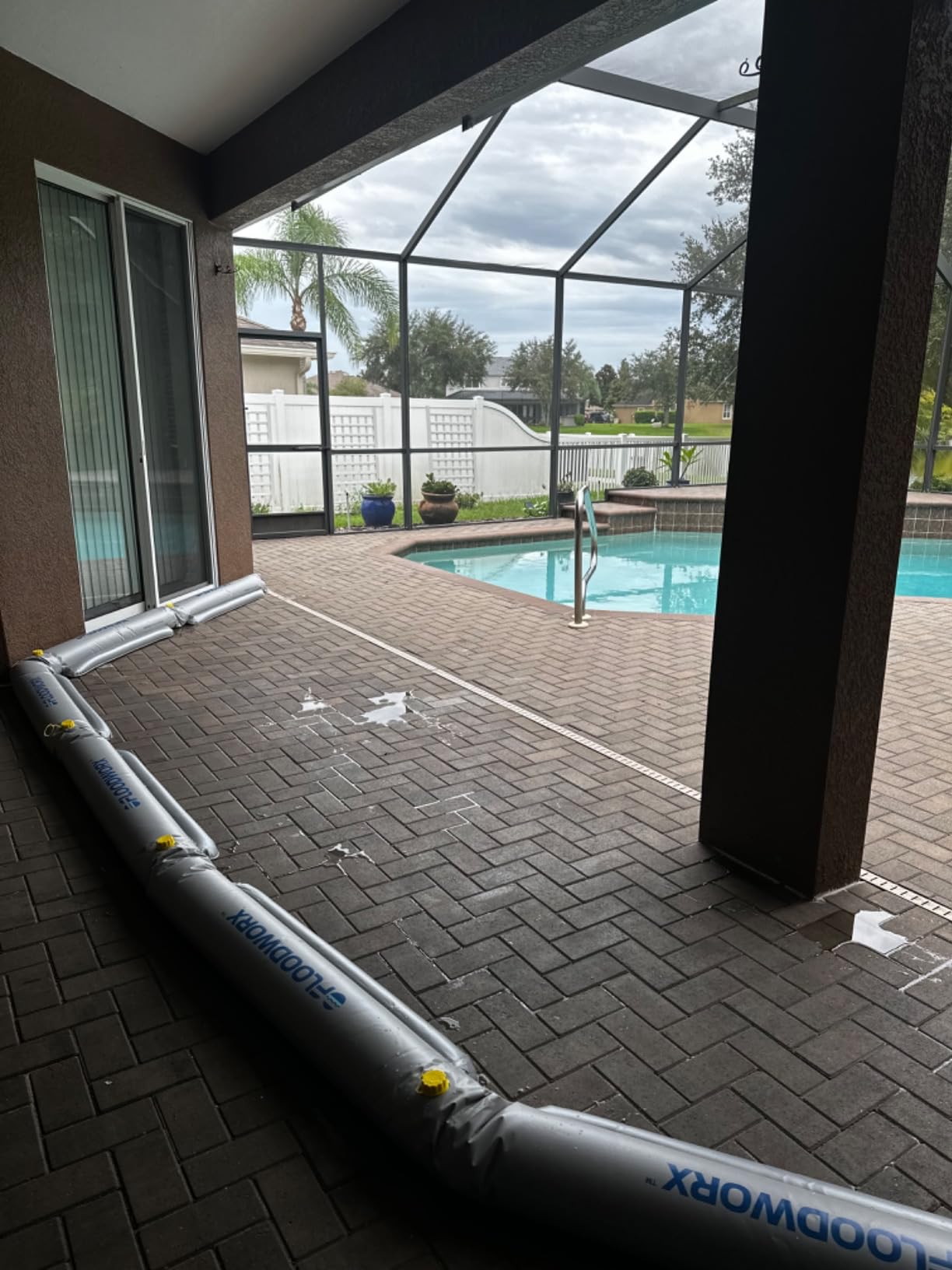 Reusable Flood Barrier & Water Diverter | No Sand Bags, Reusable Flood Protection | Protects Home, Garage, Driveway & Doorway | Flood Prevention Tool | Fast Setup - 4ft x 6in customer photo 1