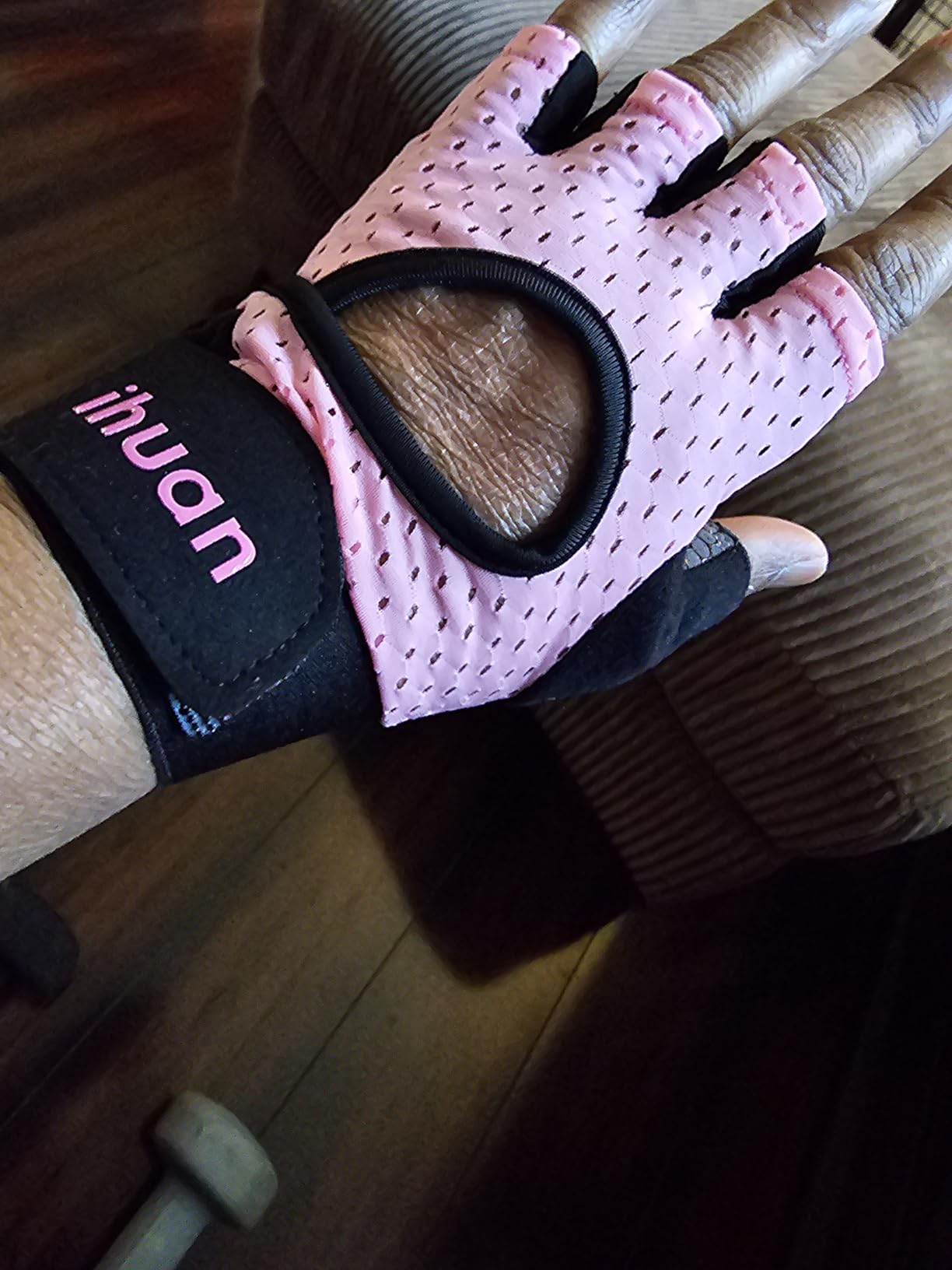 ihuan Breathable Weight Lifting Workout Gym Gloves: Fingerless Exercise Wrist Support | Enhance Palm Protection | Extra Grip for Fitness |Training | Rowing | Pull-ups customer photo 2