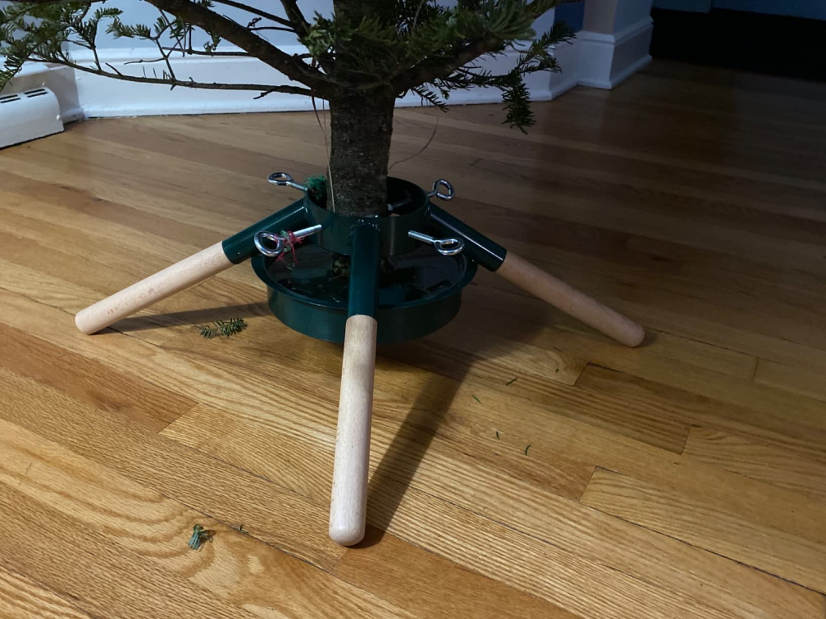 Blissun Christmas Tree Stand, Christmas Tree Holder, Xmas Tree Base Stand for Real Trees, Fits up to 8FT Real Trees, Green customer photo 2