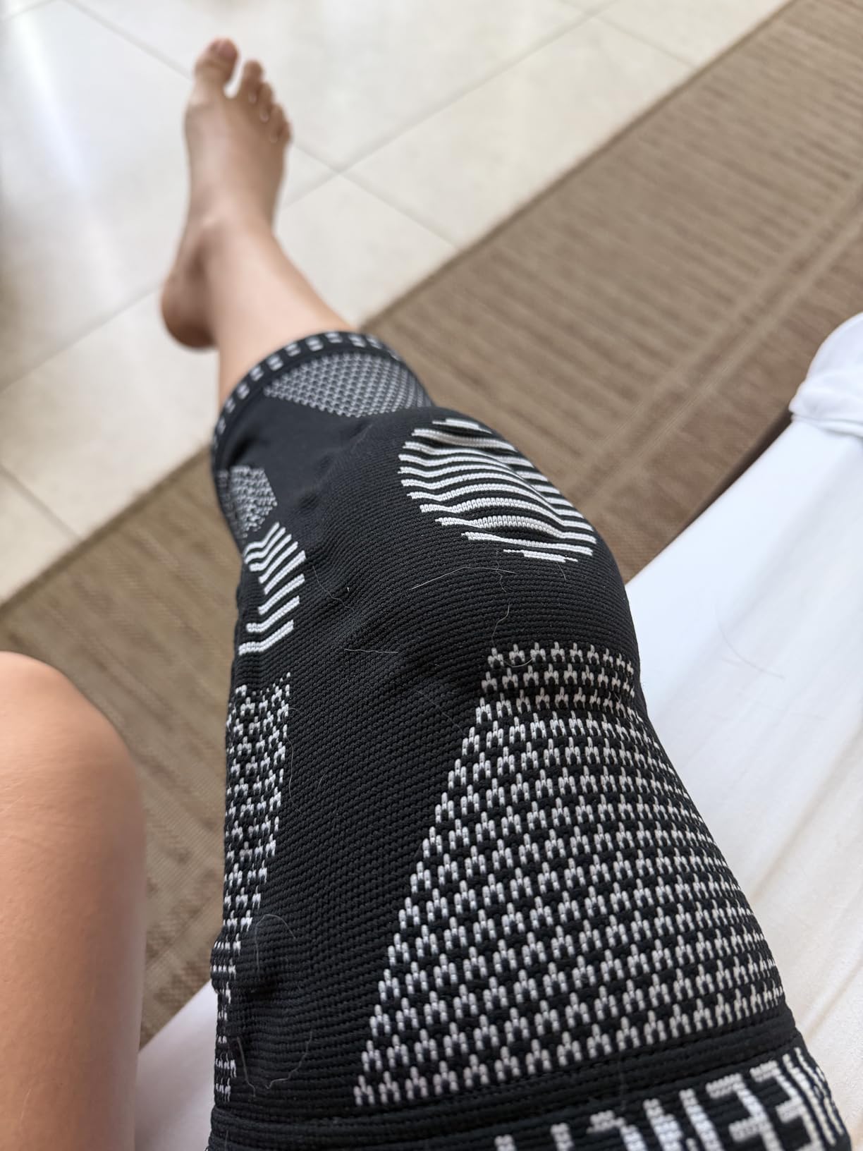 NEENCA Professional Knee Brace, Medical Knee Support for Women & Men Relief | Patented Patella Gel Pad & Side Stabilizers, Compression Sleeve for Knee Pain, Swelling, ACL, PCL, Arthritis, Sports, Workout customer photo 2