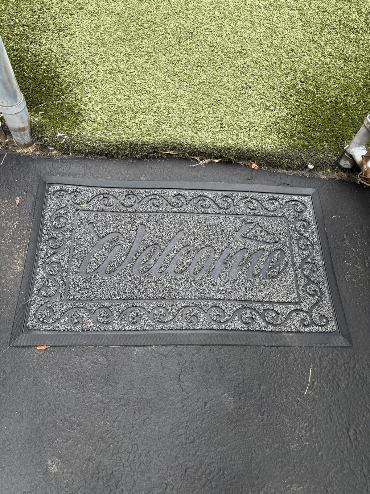 Yimobra Welcome Mat Outdoor Indoor, Waterproof Heavy Duty Front Door Mat Outside Entrance, Extra Sturdy Non-Slip Doormat, Low Profile, Dirt Trapping, 36x24 Inches, Black Gray customer photo 2