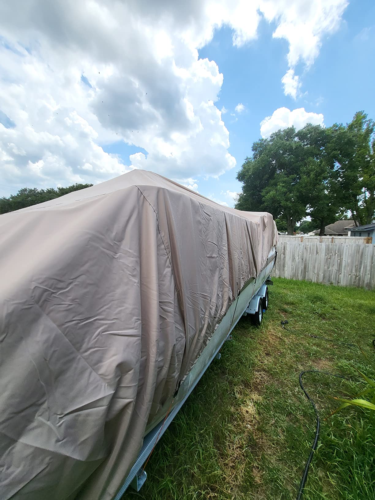 GEARFLAG Pontoon Boat Cover 600D Heavy Duty Waterproof Marine Grade UV Resistant fits Pontoon Boat Reinforced Adjustable Side Straps (21'-24' Long, 600D, Beam Width to 105