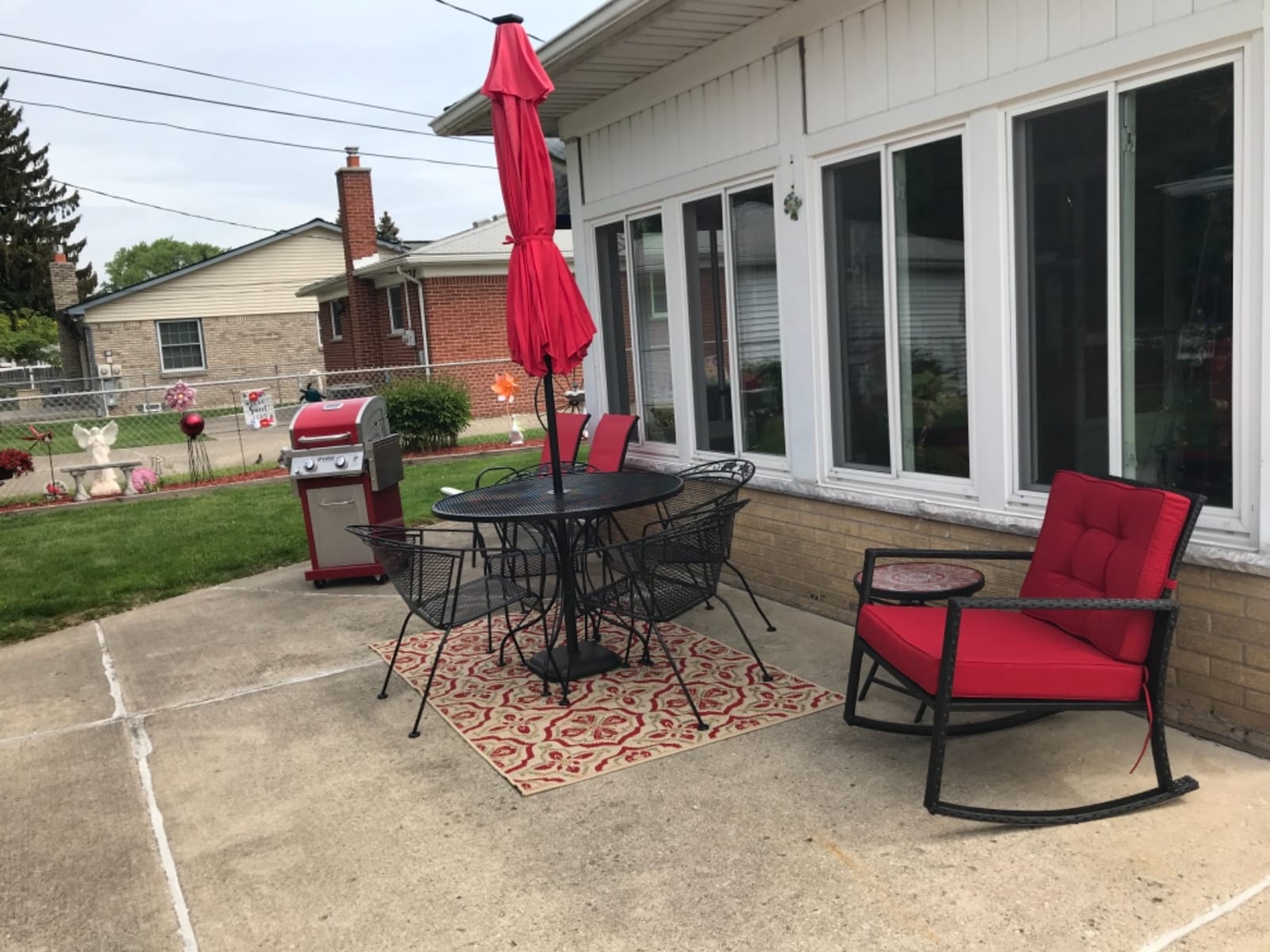 Tangkula Wicker Rocking Chair, Outdoor Glider Rattan Rocker Chair with Heavy-Duty Steel Frame, Patio Wicker Furniture Seat with 5” Thick Cushion for Garden, Porch, Backyard, Poolside (1, Gray) customer photo 1