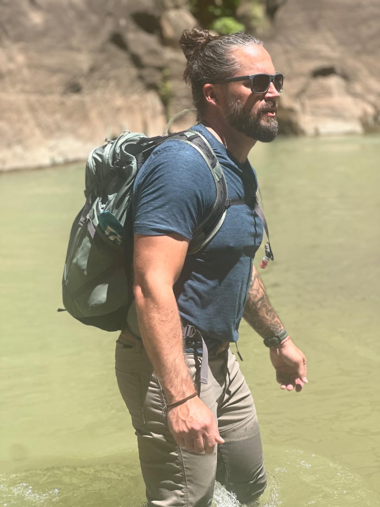 Osprey Sportlite 25L Lightweight Hiking Backpack for Men and Women, Pine Leaf Green, M/L customer photo 2