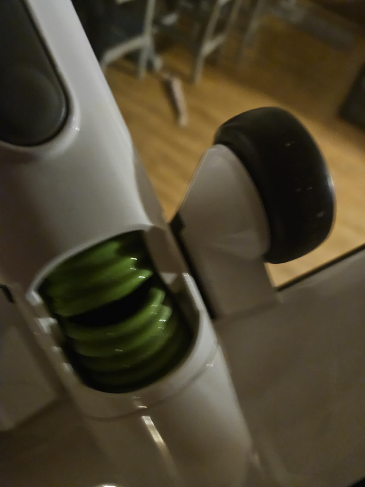 Greenworks 24V Brushless Cordless Stick Vacuum, Lightweight, Handheld, Pet, Anti-Allergen HEPA Filtration, Hard Floor, Carpet, Car, 4Ah Battery, and 30-Minute Charge Time (White) customer photo 1