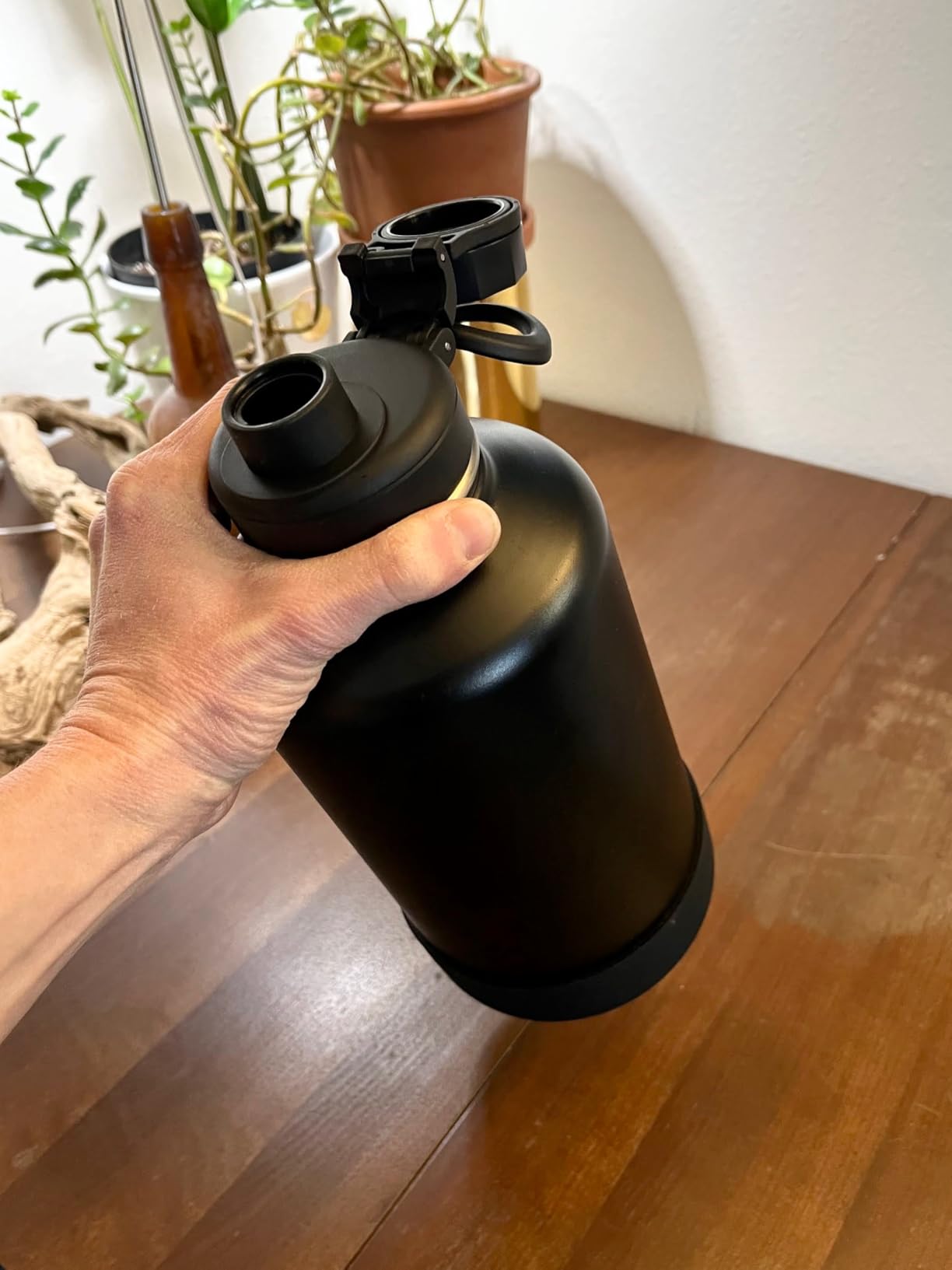 CIVAGO 64 oz Insulated Stainless Steel Water Bottle With Straw and 3 Lids customer photo 2