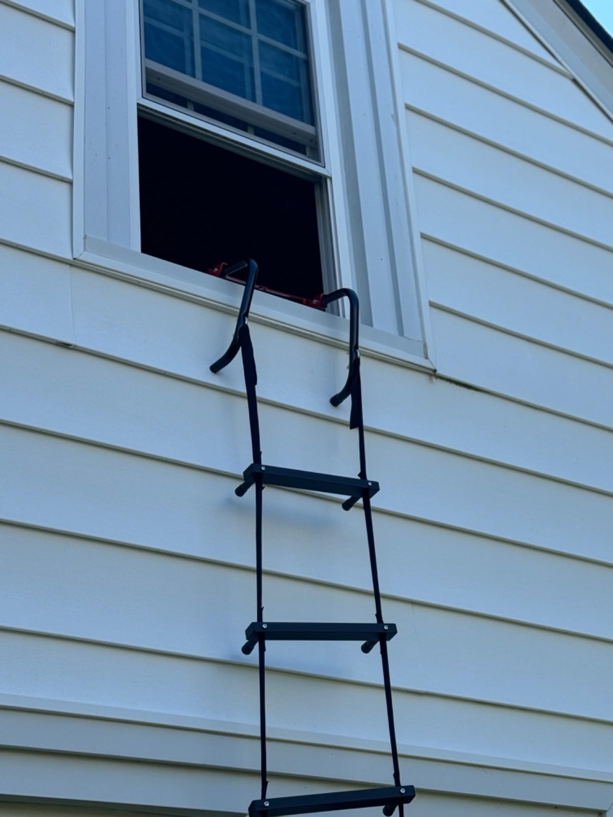 First Alert Three-Story Fire Escape Ladder, 24 Feet, Steel, Anti-Slip, Black customer photo 1
