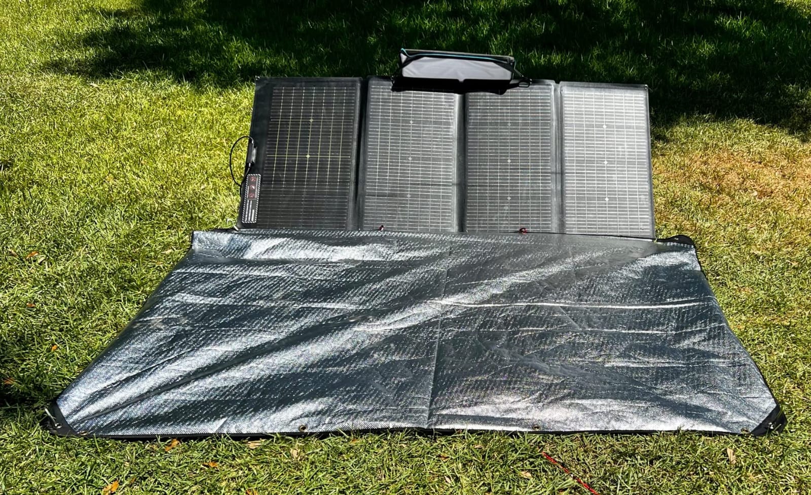 EF ECOFLOW 220W Portable Solar Panel, Bifacial Design, IP68 Waterproof customer photo 1