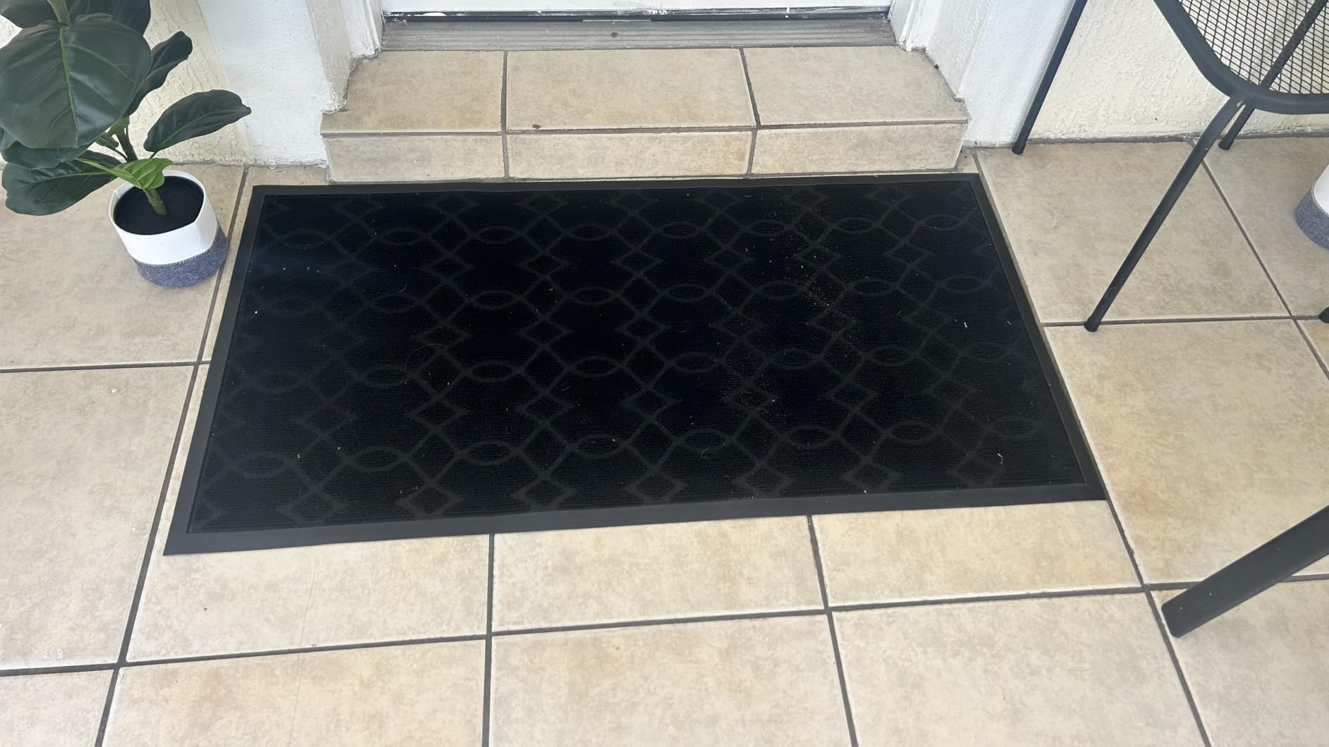 Yimobra Outdoor Mats for Front Door 29.5x17, All-Season Waterproof Doormat Outdoor Entrance, Heavy Duty Non-Slip Outside Door Mat for Garage Patio Proch Entryway Indoor, Black customer photo 1
