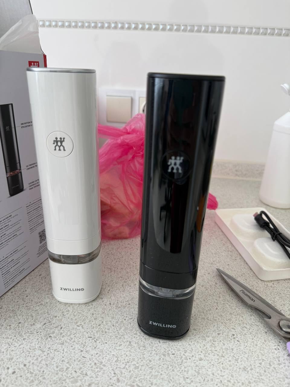 Zwilling Enfinigy 2-Pc Electric Salt/Pepper Mill Set customer photo 1