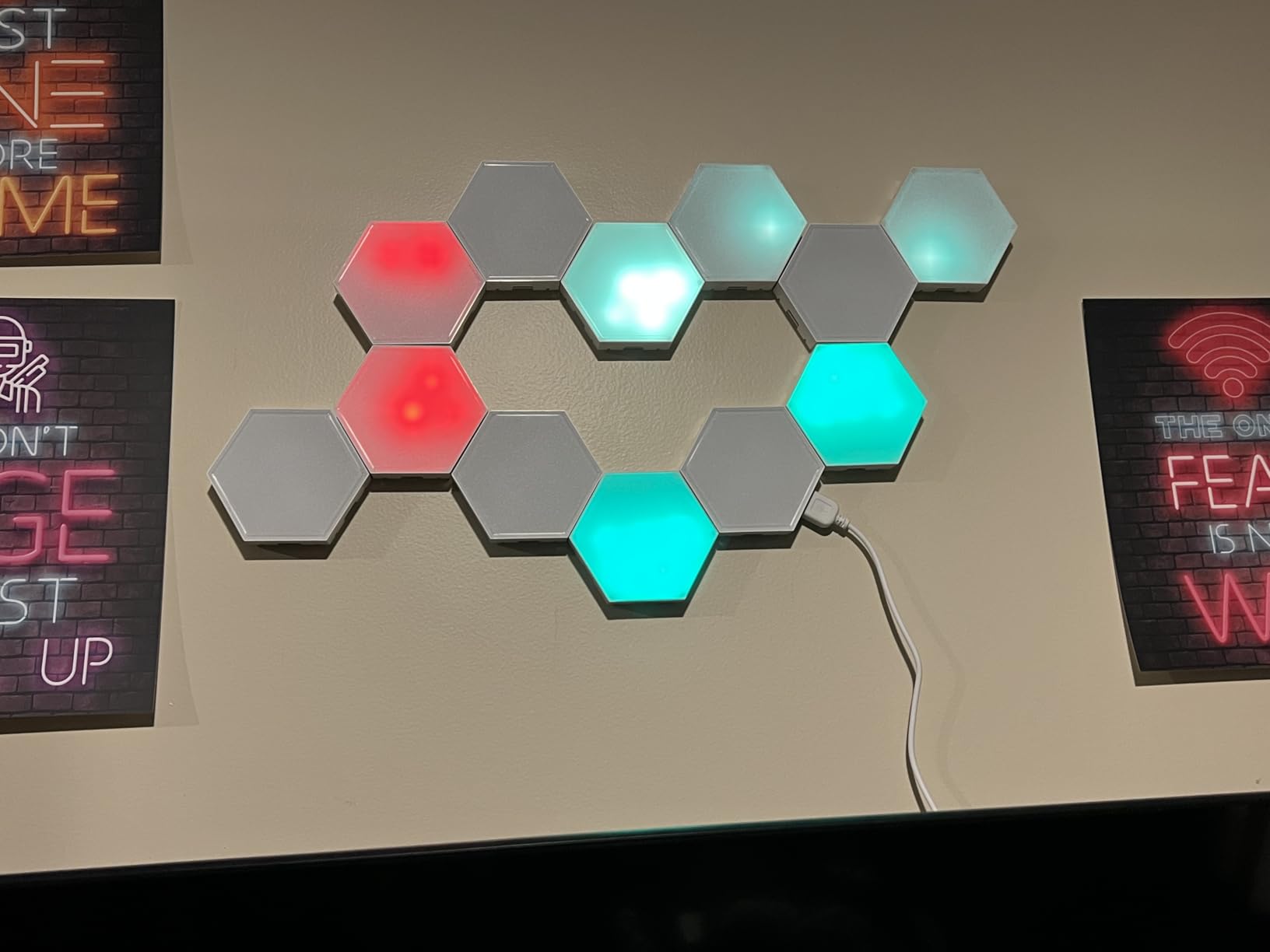 Hexagon LED Light Panels 8 Pack – RGB Wall Decor Lights with Music Sync, App & Remote – Modular Home & Christmas Decor for Bedroom, Living Room, and Room Decor customer photo 1