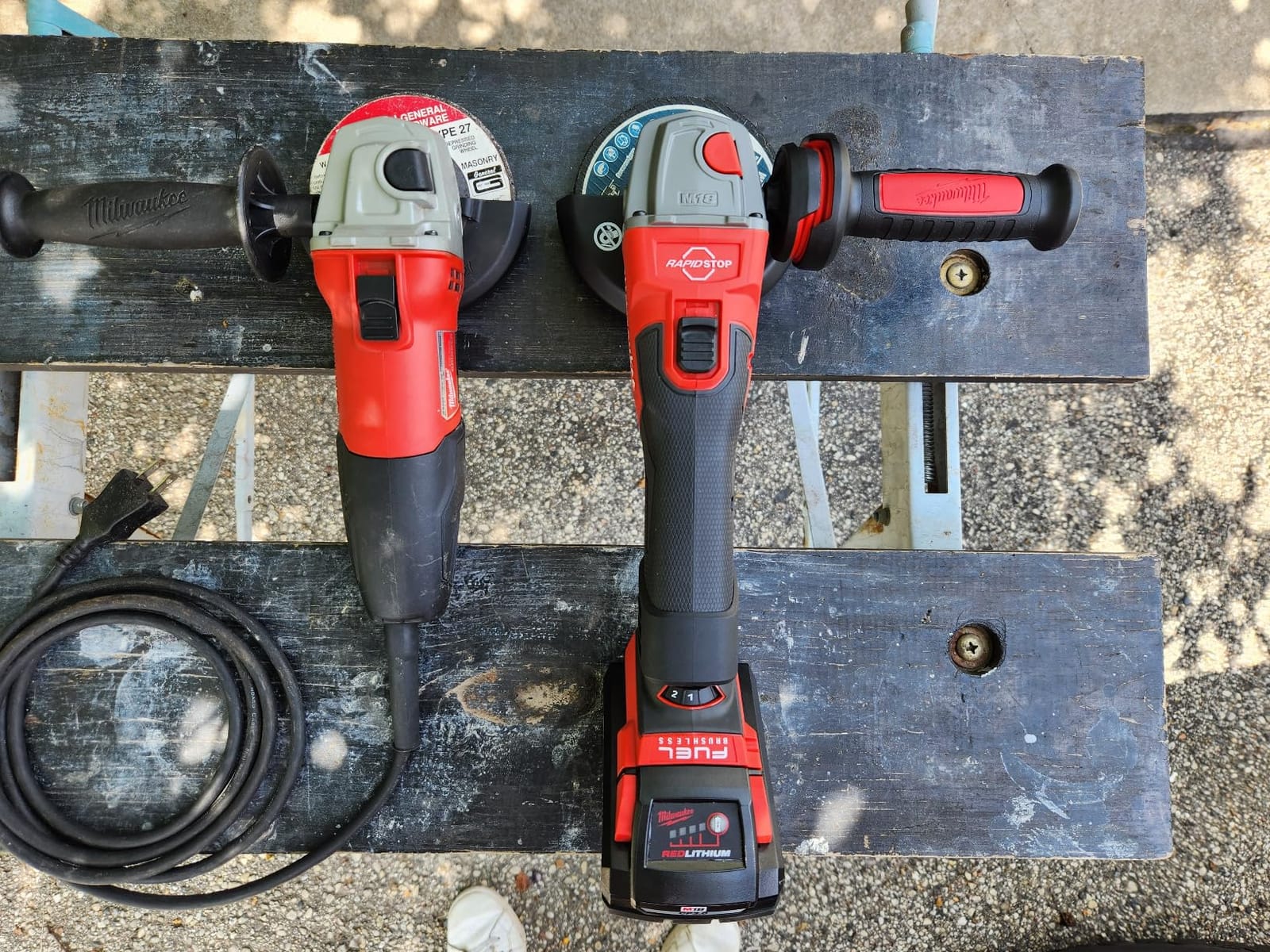 Milwaukee Electric - M18 Fuel. 4-1/2 / 5 Variable Speed Braking Grind customer photo 2