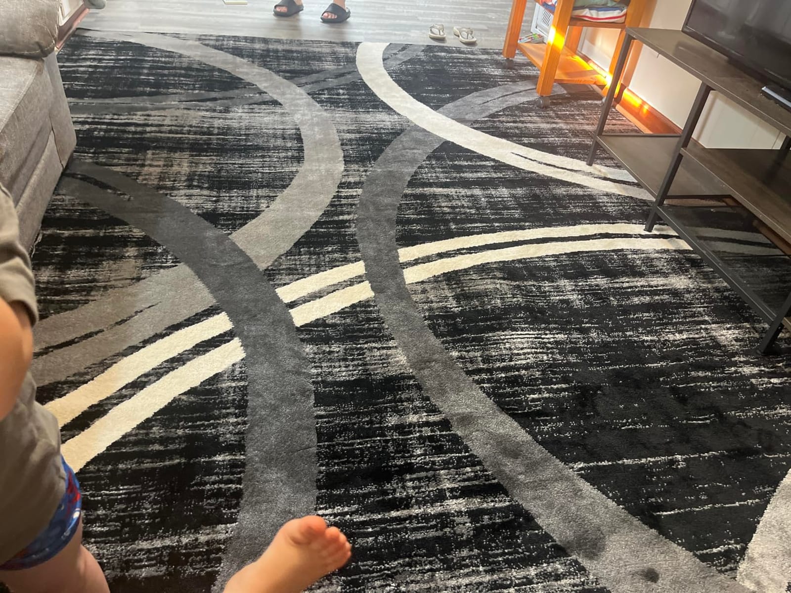Rugshop Wavy Circles Modern Fade-Resistant Area Rug Black 6'6