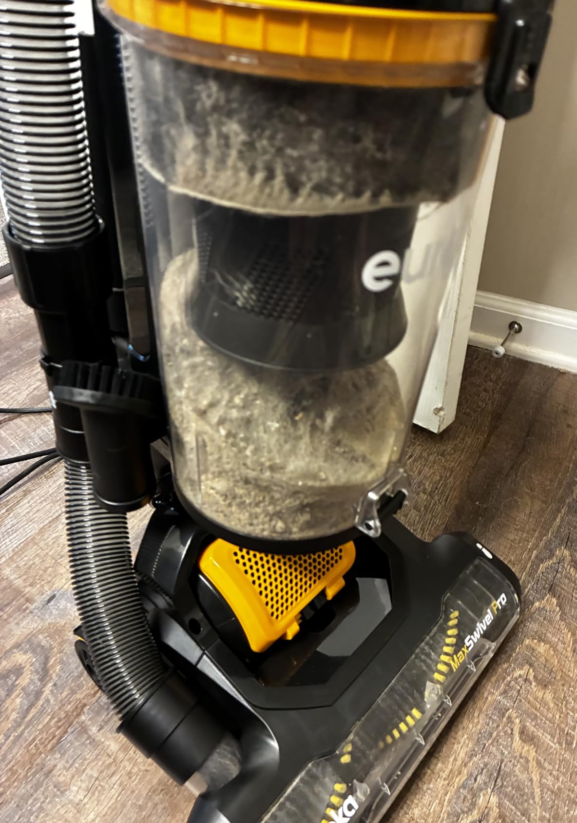 Eureka Lightweight Vacuum Cleaners for Home, MaxSwivel Pro, NEU350 customer photo 2