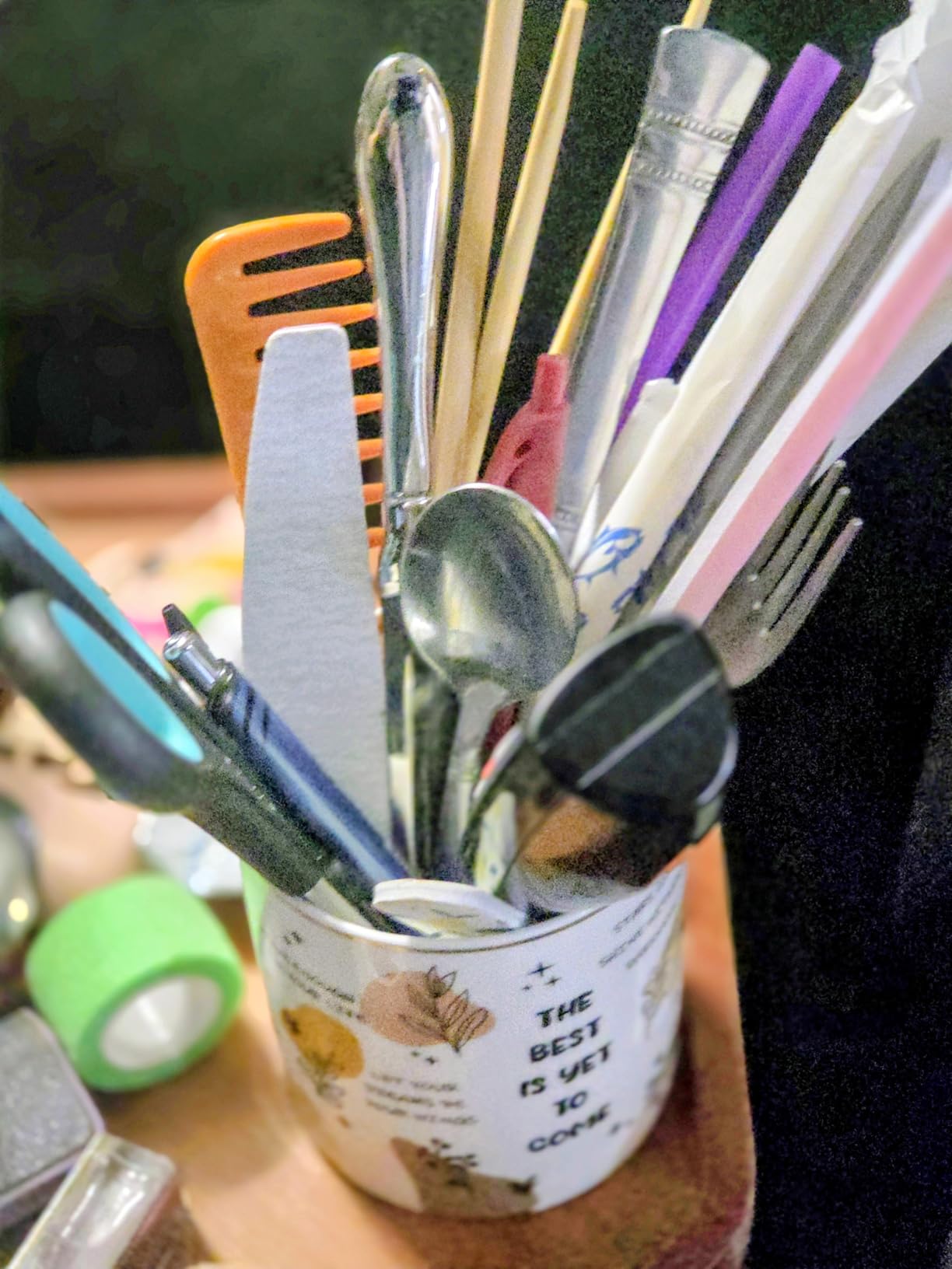 Large Capacity Colored Pen Holder for Desk, Ceramic Pencil Holder Pen Cup Marker Holder Makeup Brush Holders, Desk Accessories & Workspace Organizers for Home, Office, White Flower customer photo 2