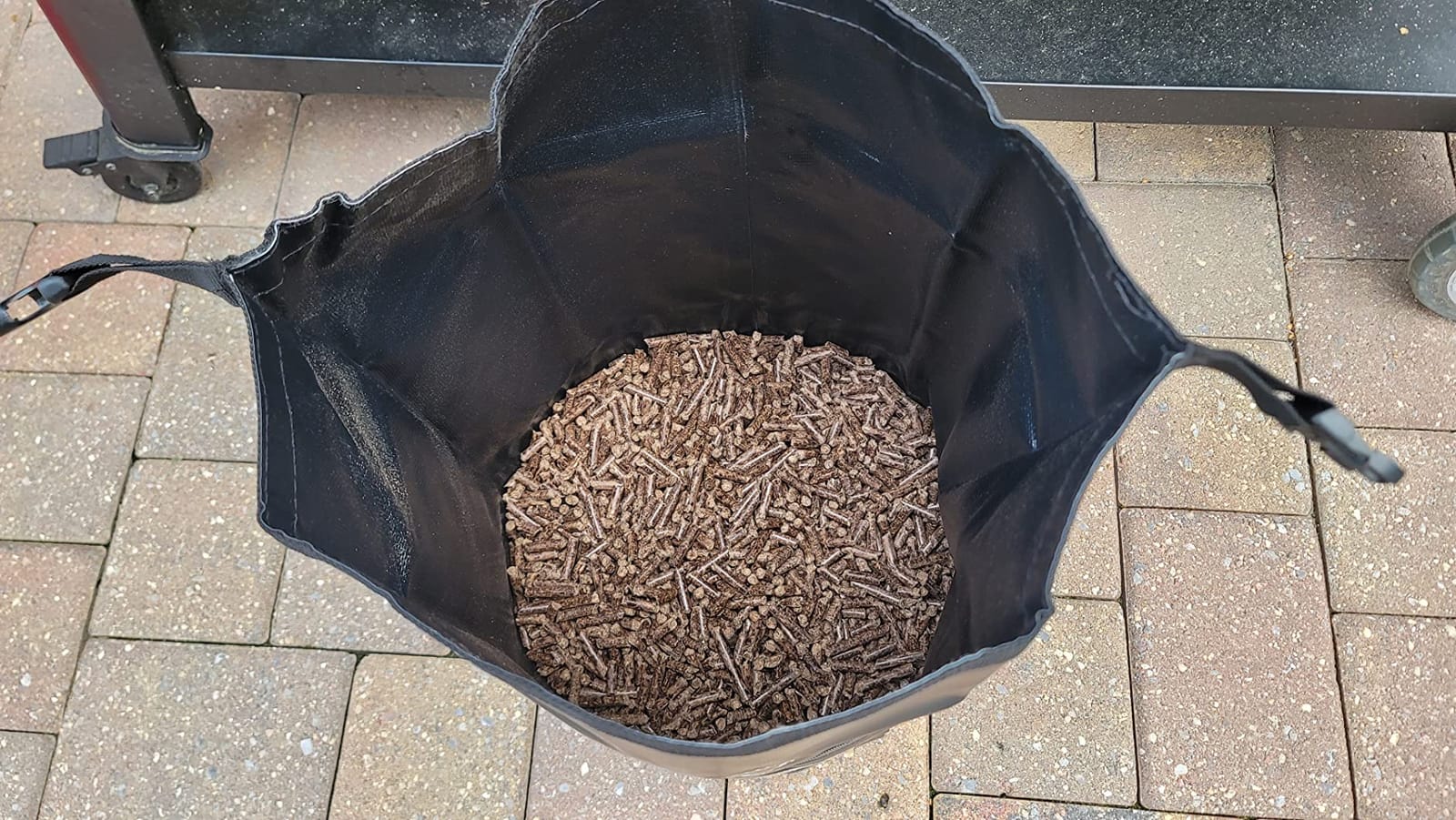 Stanbroil 20 LBs Wood Pellet Storage Bag Waterproof Outdoor Container customer photo 2