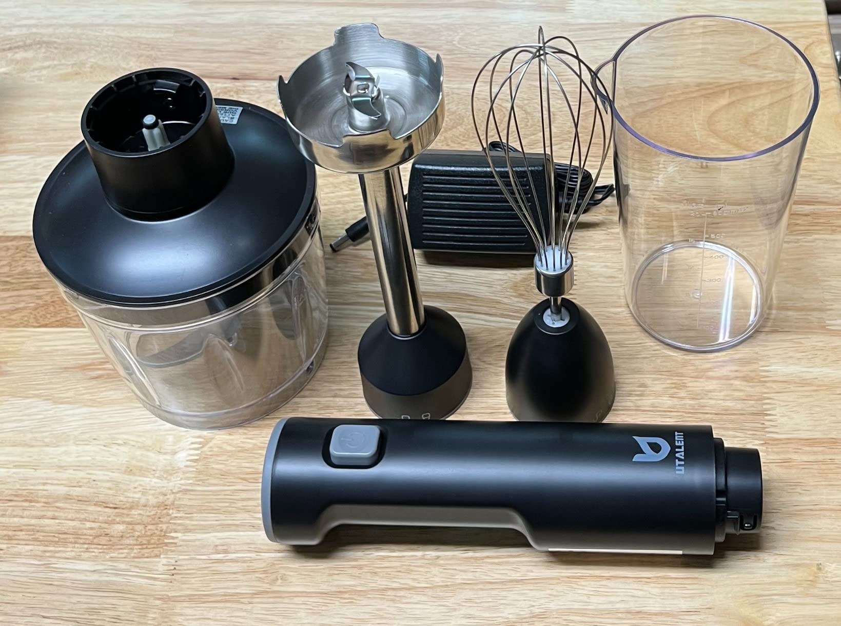 UTALENT Cordless Hand Blender with Chopper for Smoothies, Baby Food & Soups | Variable speed immersion blender, Brushless Motor, USB-C rechargeable, Long-lasting, 500ml chopper, 600ml vessel, Egg whisk customer photo 2