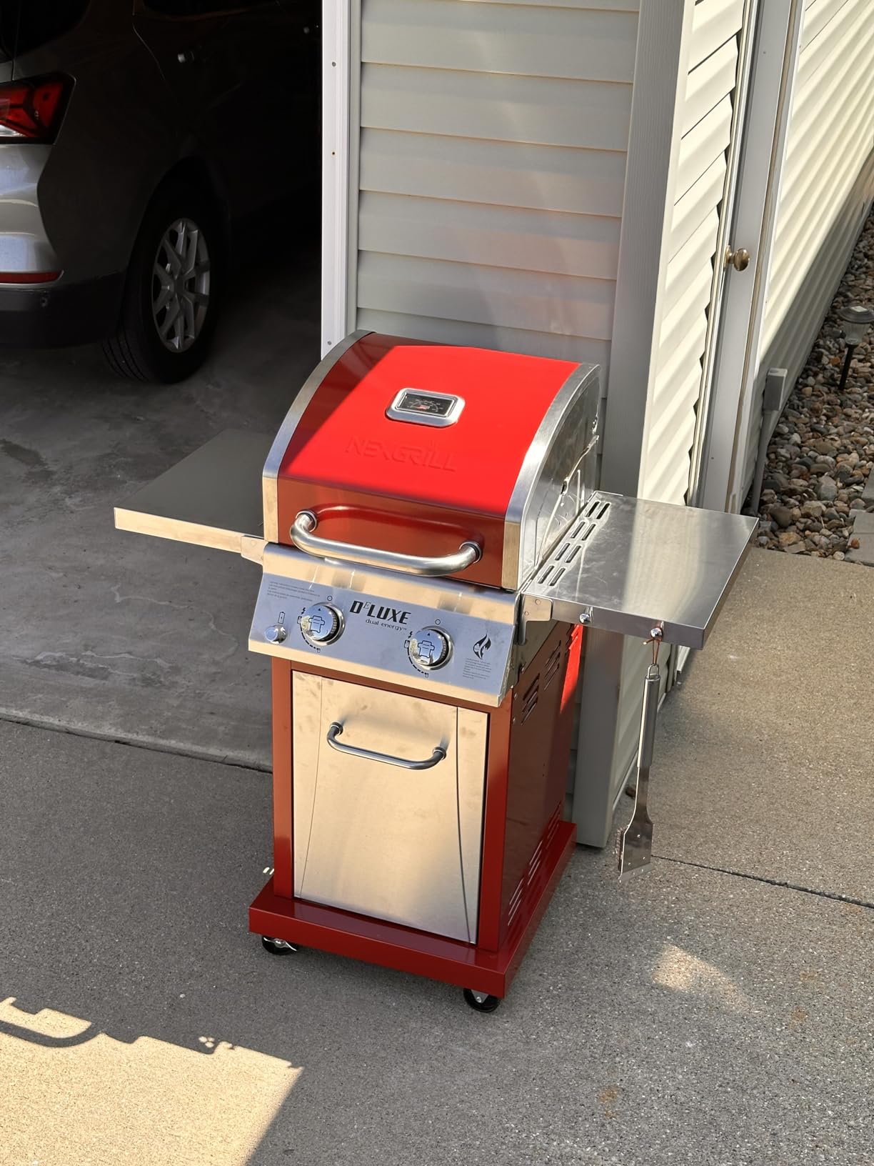 Nexgrill Deluxe 2 Burner Gas Grill, Compact with Foldable Shelves in Red customer photo 1