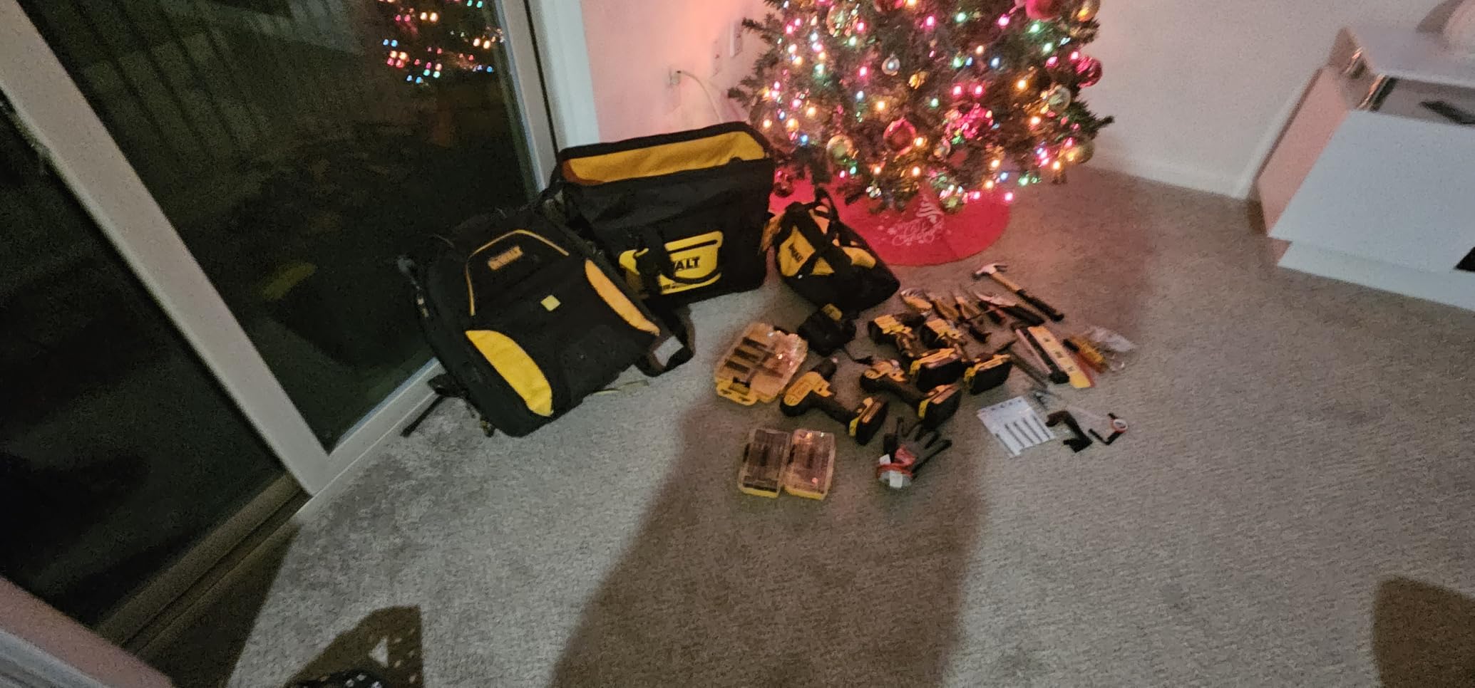 DEWALT Tool Bag, Water Resistant, Hard Bottom, 20-inch, Professional Tool Tote with Organization (DWST560104) customer photo 1