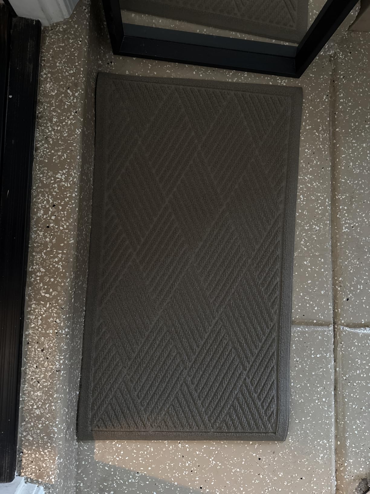 HIYARD Sturdy Front Door Mat, Absorbent Muddy Dirt Resist Welcome Door Mats Outdoor Indoor, Stain and Fade Resistant, Non-Slip Rubber Backing Low Profile Doormat for Entryway, 30×17, Beige customer photo 2