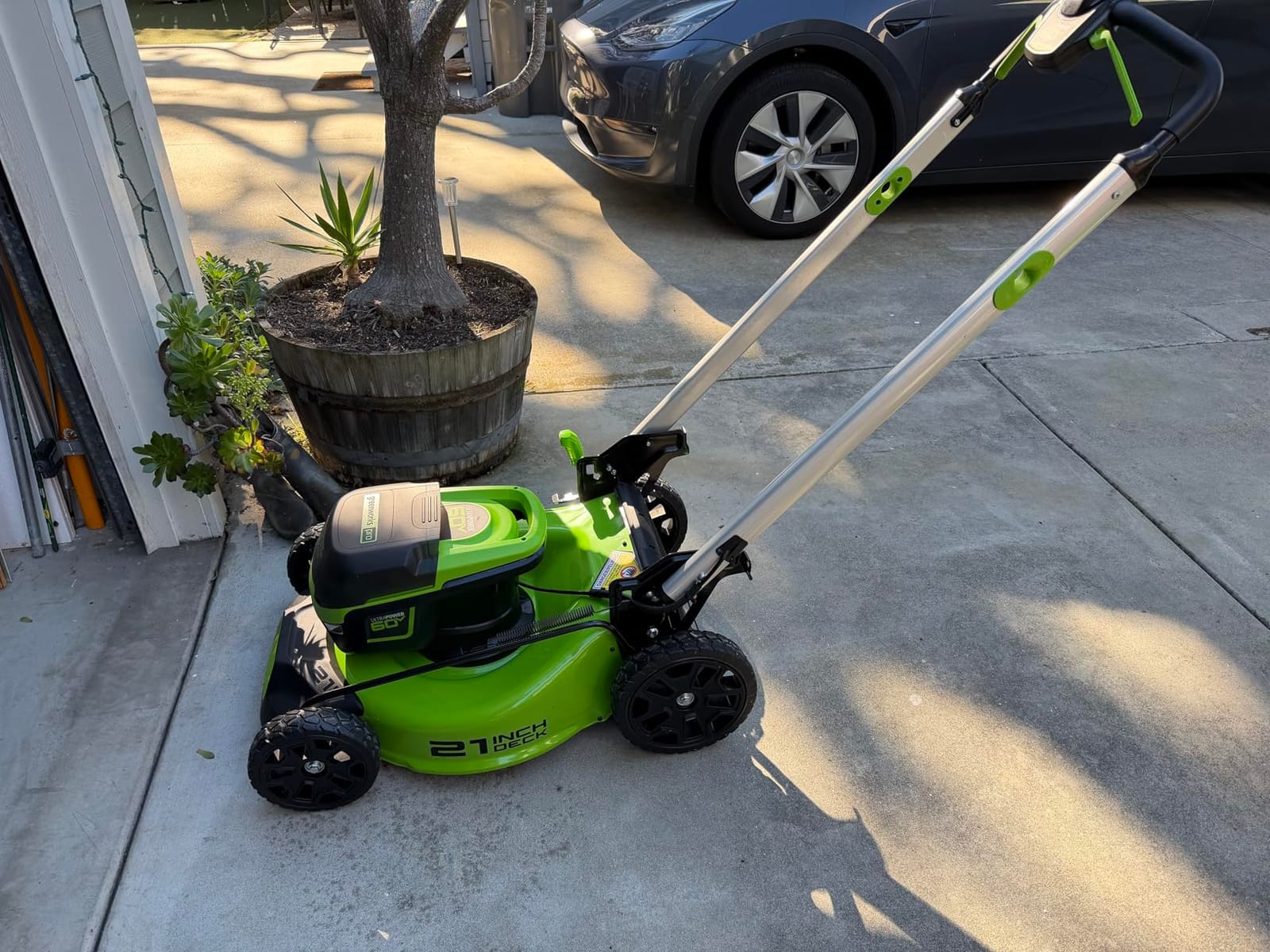 Greenworks 60V 21in Push Lawn Mower, 5.0 Ah Battery and Charger customer photo 2