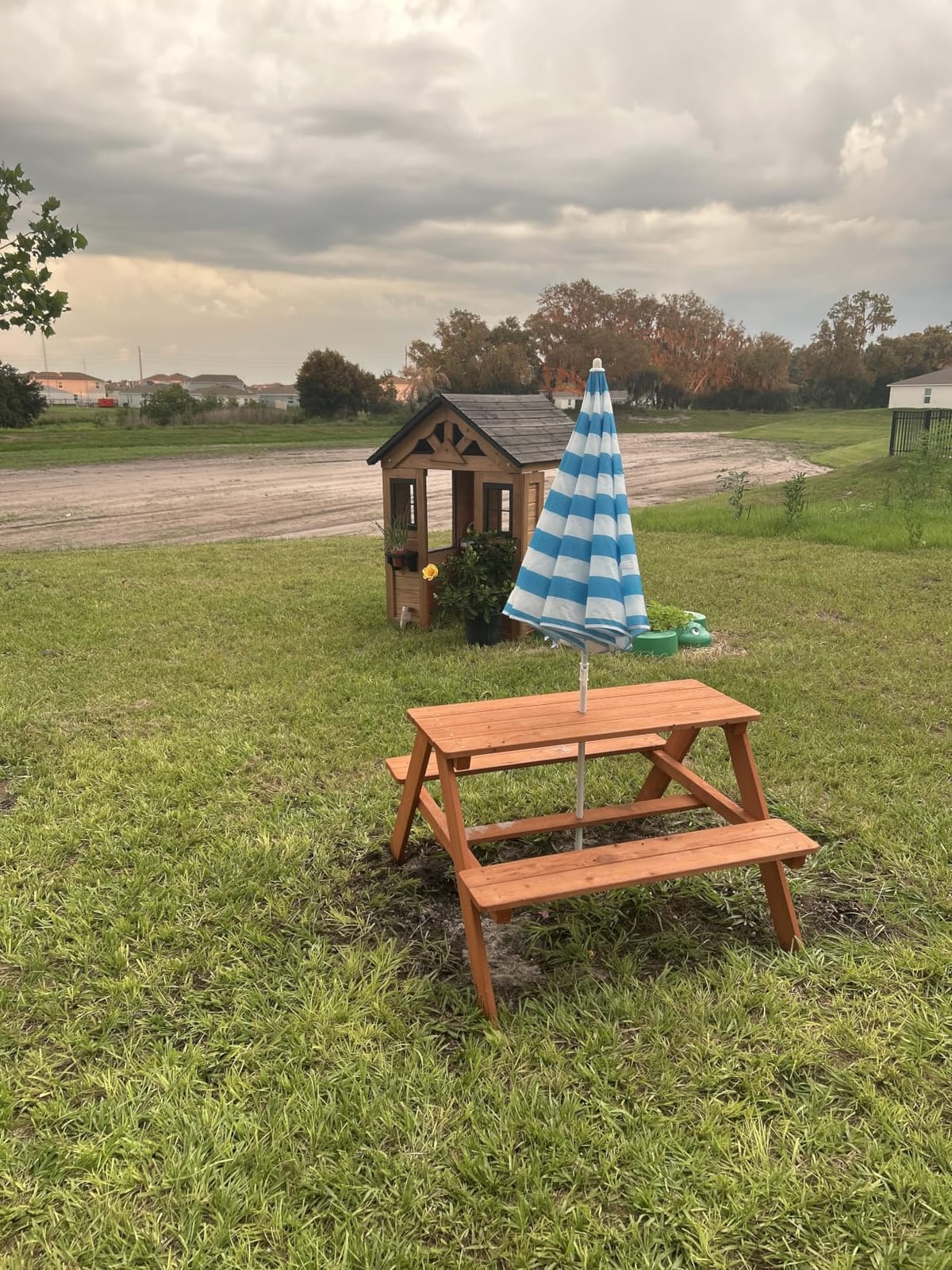 Best Choice Products Wooden Kids Picnic Table with Umbrella, Outdoor Activity Table Set with Built-in Benches, 220 lb Capacity per Bench - Navy customer photo 2