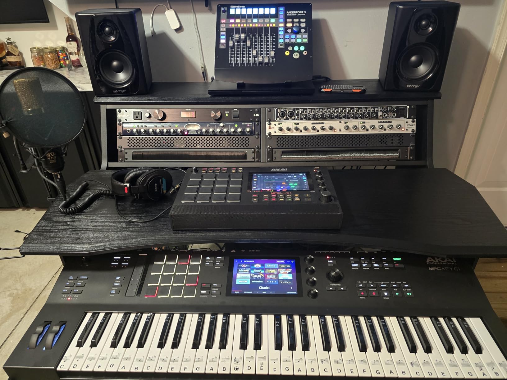 BE200 Series Music Studio Desk Workstation with 2 x 4U Rack (Black) customer photo 2