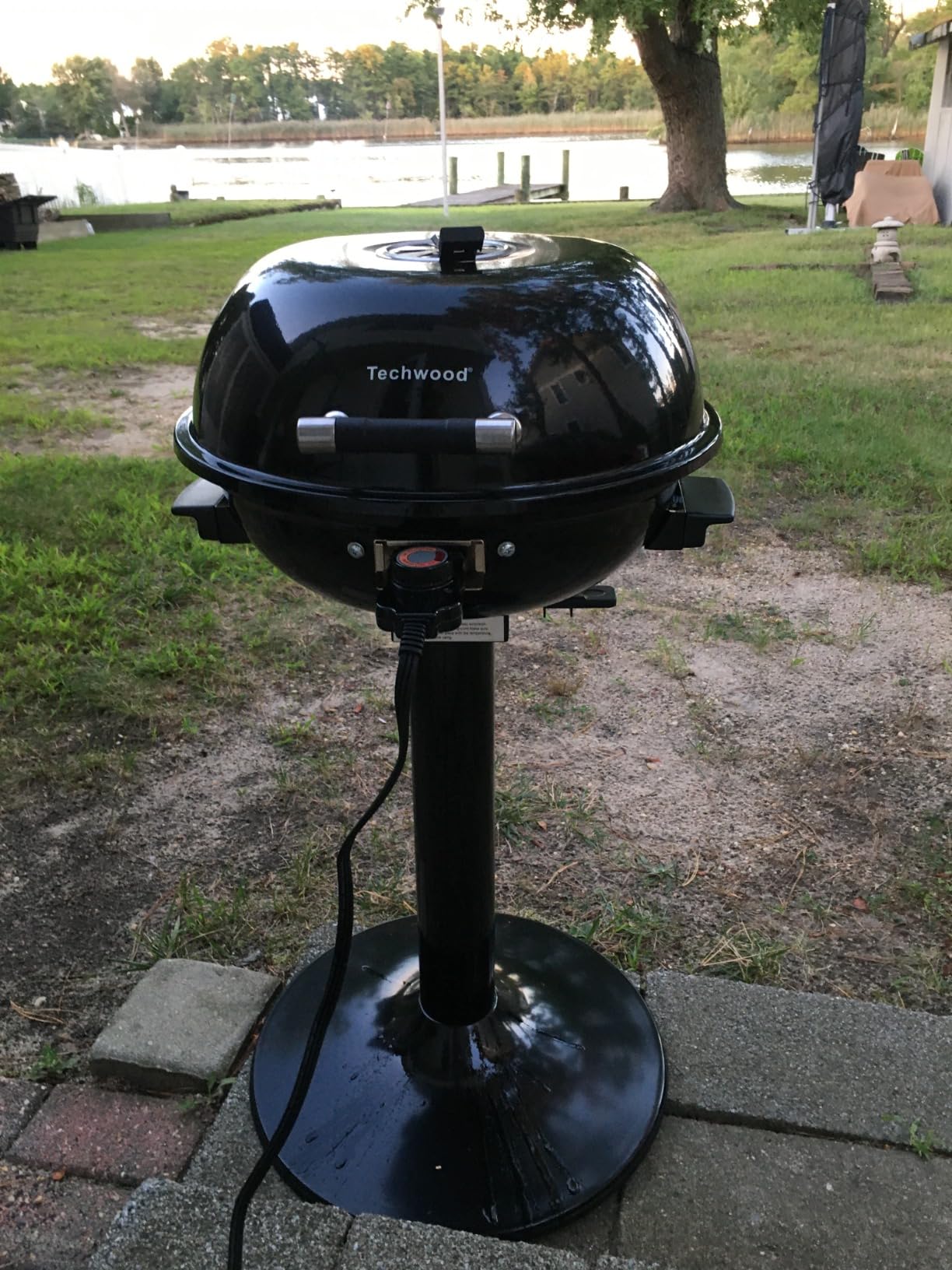 Techwood 1600W Indoor Outdoor Electric Grill, Electric BBQ Grill, Portable Removable Stand Grill, Black customer photo 2