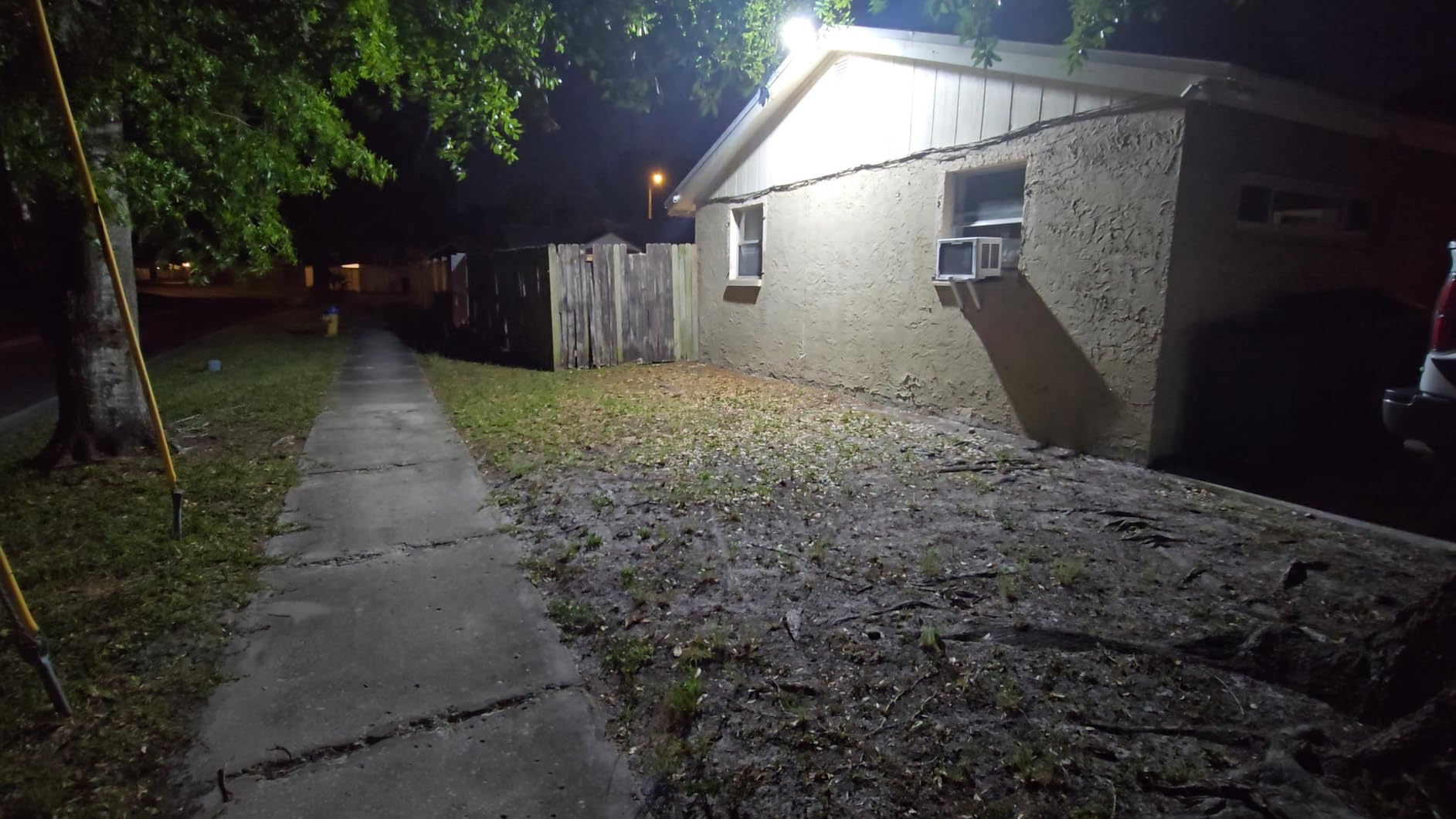 toberich 150W LED Barn Light Dusk to Dawn, 20000LM Outdoor Yard Light 6500K customer photo 1