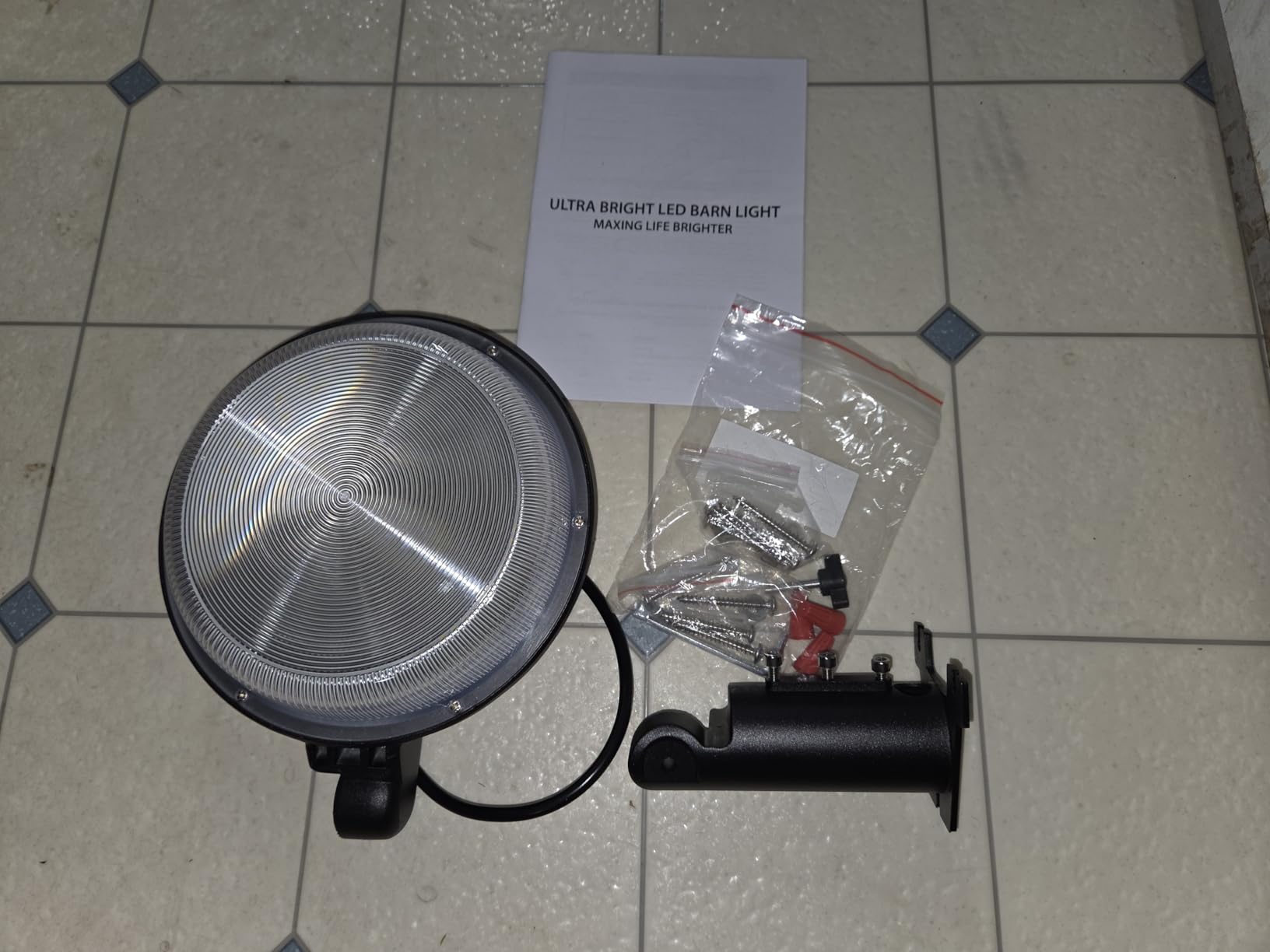 toberich 150W LED Barn Light Dusk to Dawn, 20000LM Outdoor Yard Light 6500K customer photo 2