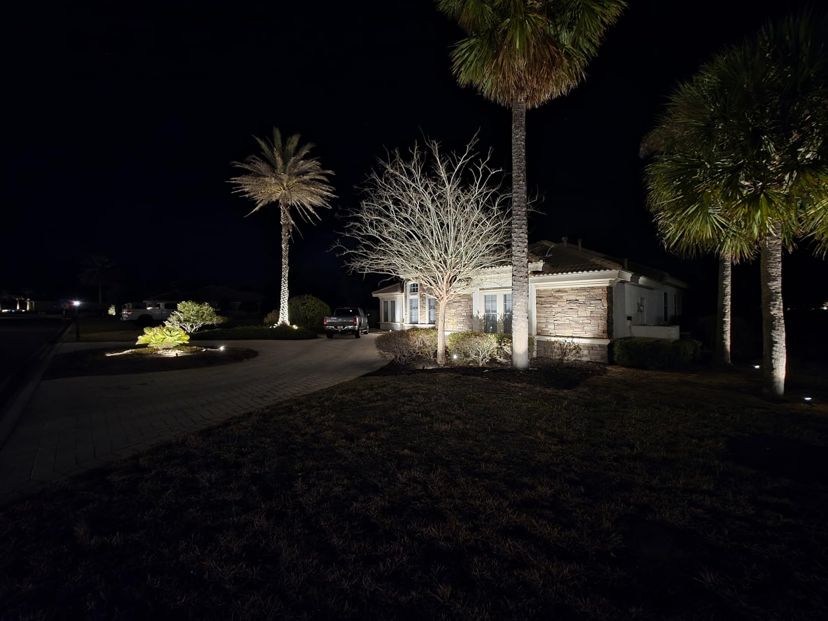SUNVIE Low Voltage Landscape Lights with 300W Transformer, 12PCS customer photo 2