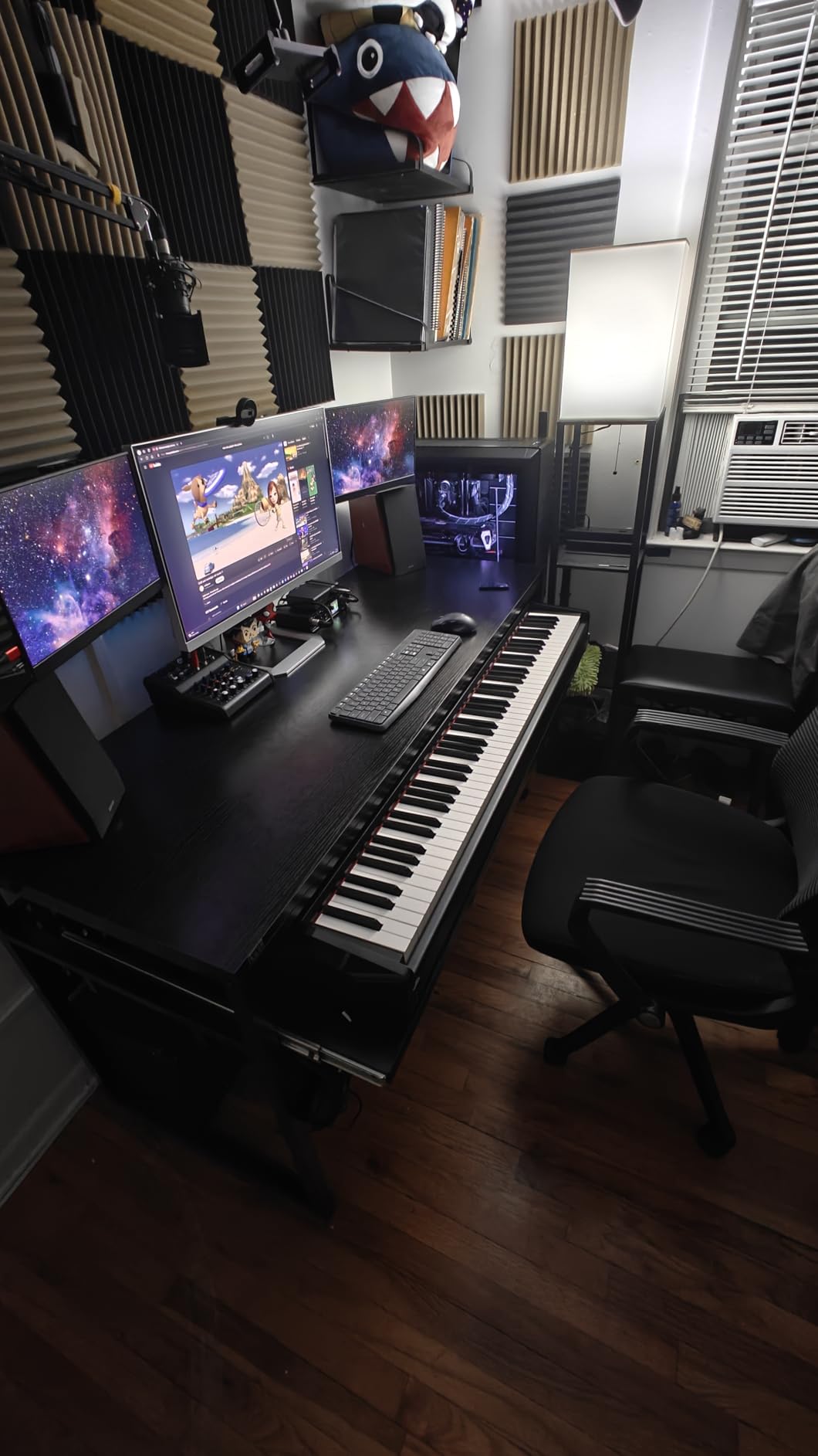 Music Studio Desk with Keyboard Tray and Height Adjustment Bracket, for Full 88 Keys (Music Producer Desk) (Black, 88 Keys) customer photo 1