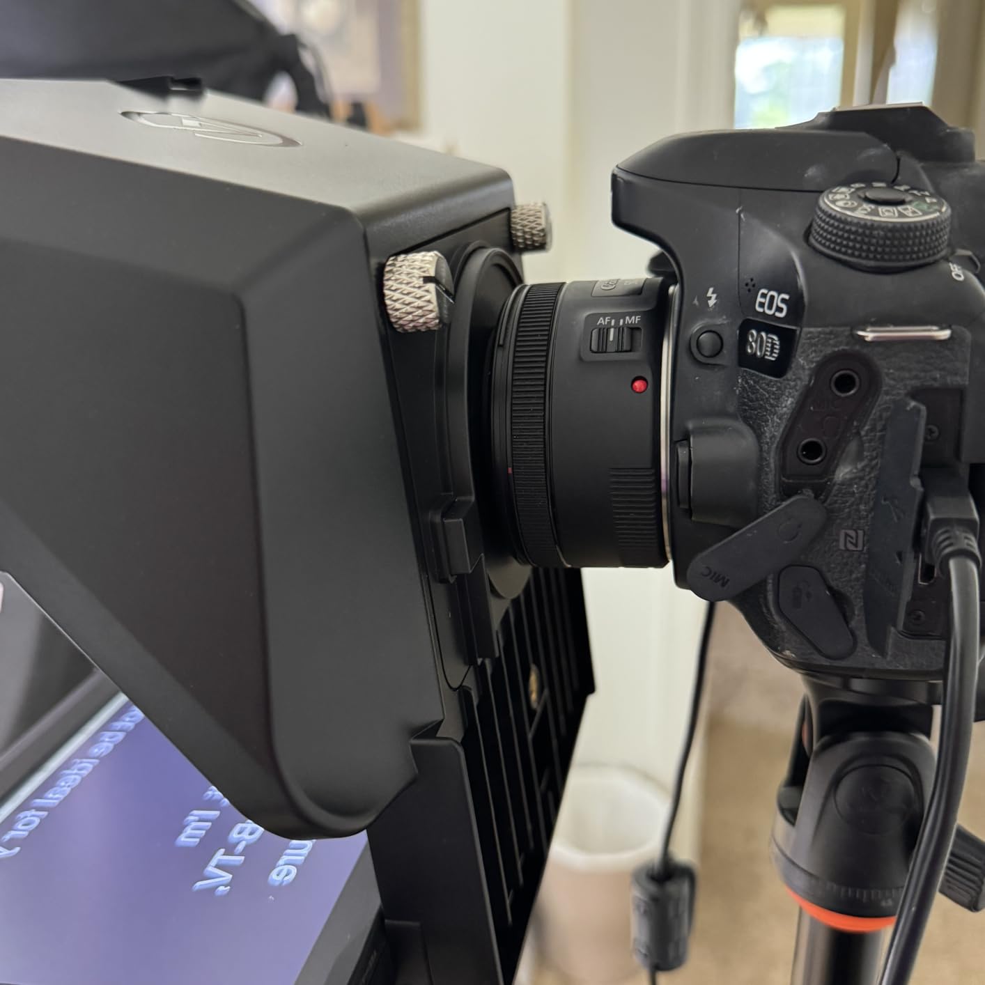 Elgato Prompter, Teleprompter with Built-in Screen customer photo 2