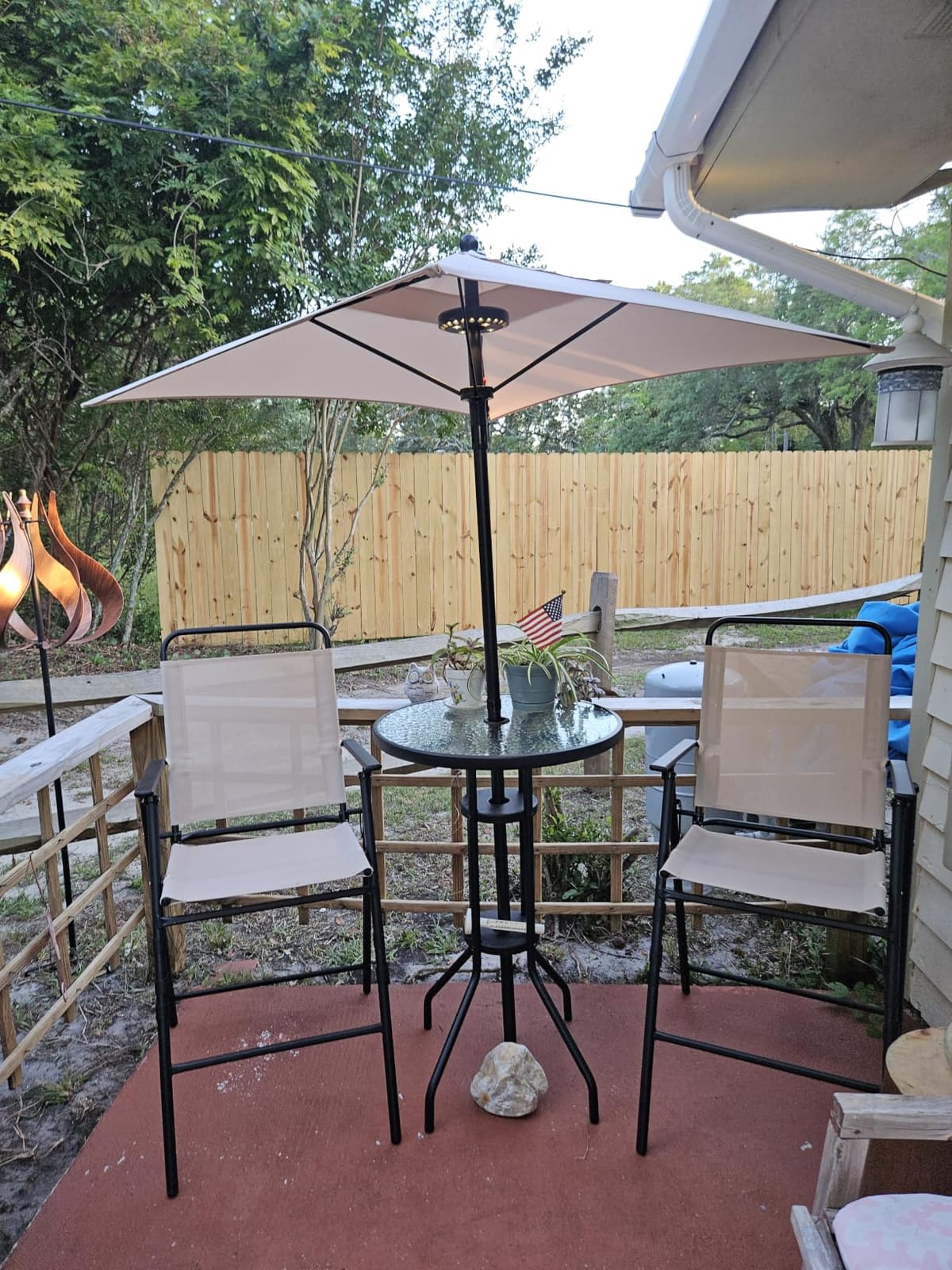 GIANTEX 4-Piece Outdoor Bar Set, Round High Top Bar Table with 2 Folding Counter Height Chairs & Umbrella, Patio Bistro Table Set with Tempered Glass Top for Garden Porch Poolside, Beige customer photo 2