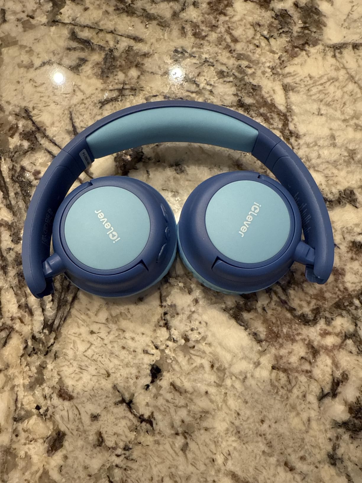 iClever BTH22 Kids Bluetooth Headphones for Toddler Travel, 60H Play Time customer photo 2