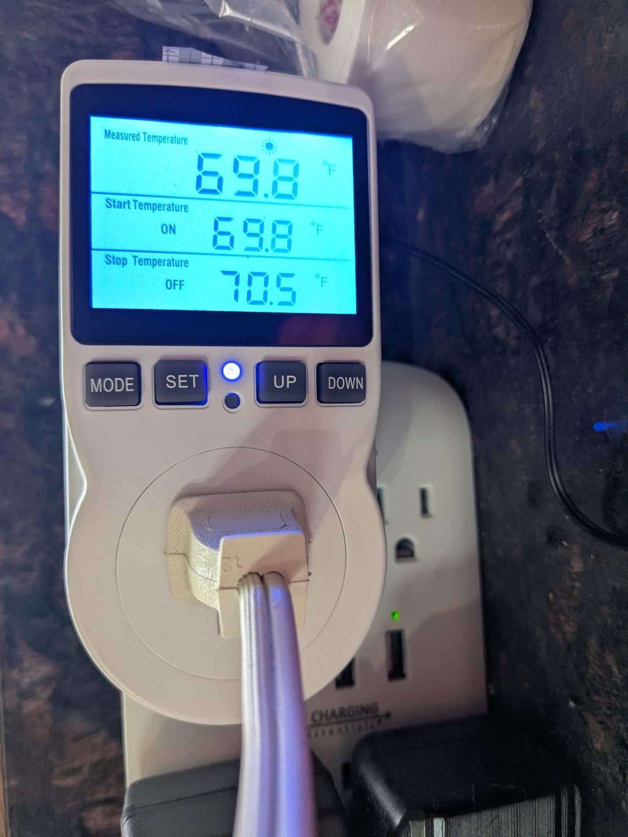 Diymore Digital Thermostat Controller - Plug-in Temperature Controller for RVs, Reptile Terrariums, and Greenhouses (1800W, -40°F to 248°F) customer photo 2