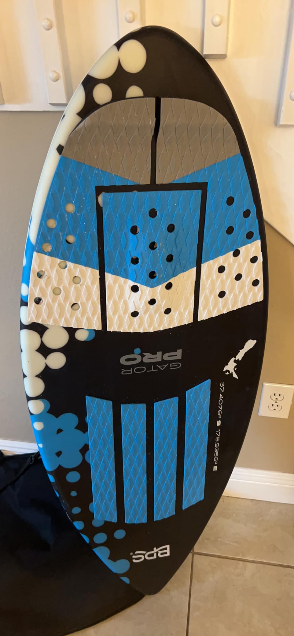 BPS New Zealand ‘Gator PRO’ High Performance Fiberglass Skimboard with Optional Padded Carry Bag Made from Recycled Plastics with Custom Traction Pads for Kids & Adults – Choose from 3 Sizes customer photo 1