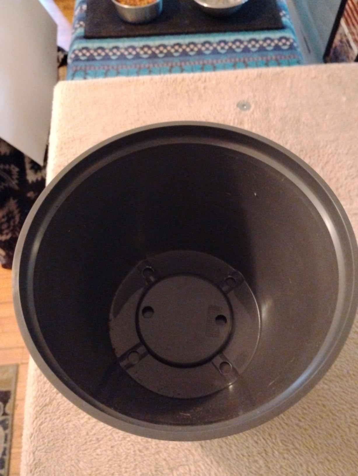 Quarut Large Planter Pot, Plastic Flower Pots with Drainage Hole & Saucer customer photo 2