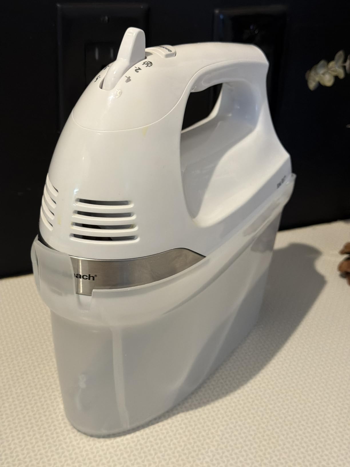 Hamilton Beach 6-Speed Electric Hand Mixer With Easy Clean Beaters | Traditional Beaters | Dough Hooks | Whisk | Snap-On Storage Case | 275 Watt Motor | Blue | 62677J customer photo 2
