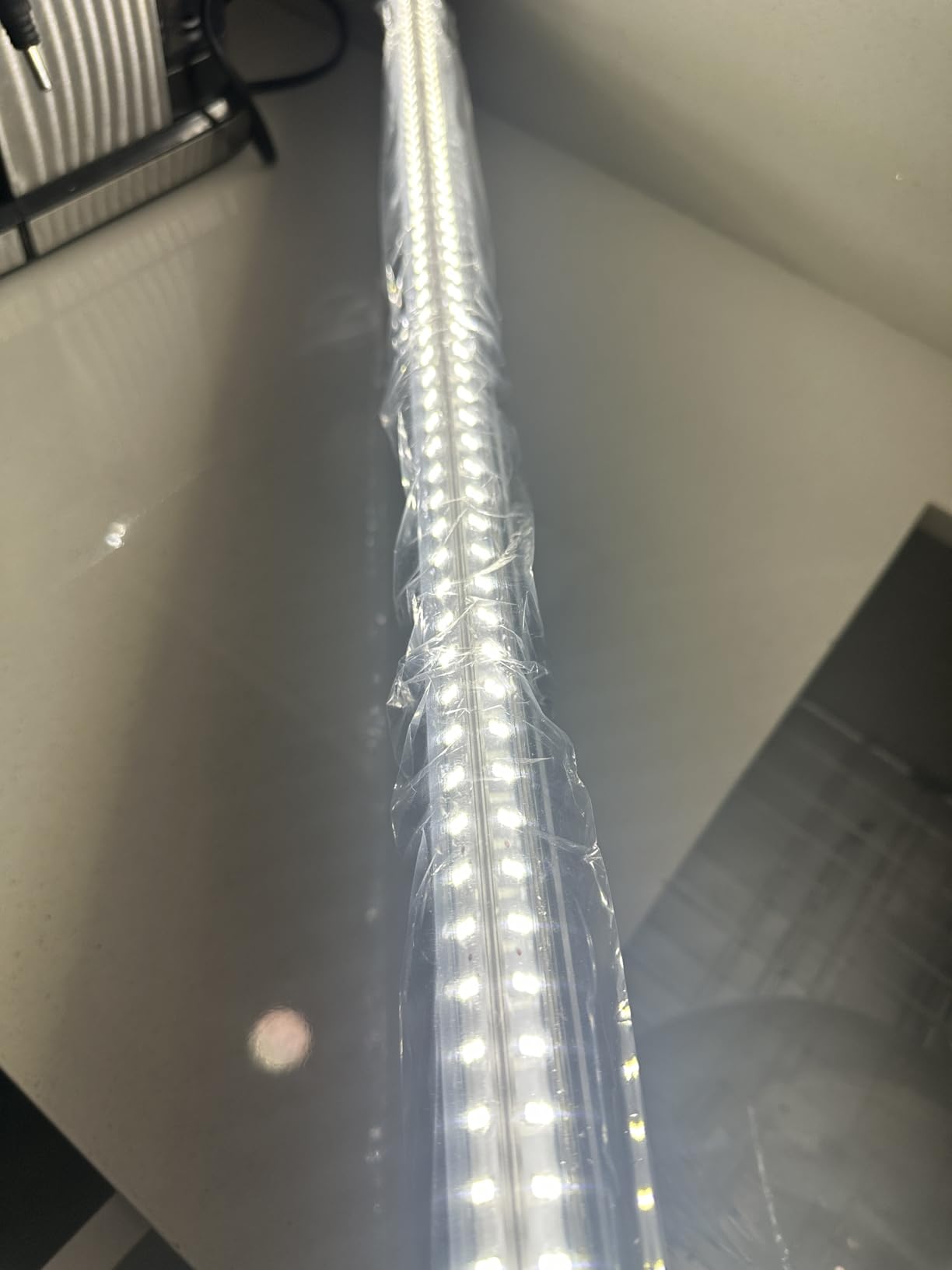 XLNYUUI Led Shop Lights, 4FT LED Light 50W 6500K 7000LM Daylight,Led Garage Light,Linkable Clear Cover Integrated V-Shape for Garage Warehouse Workbench Workshop(4-Pack) customer photo 1