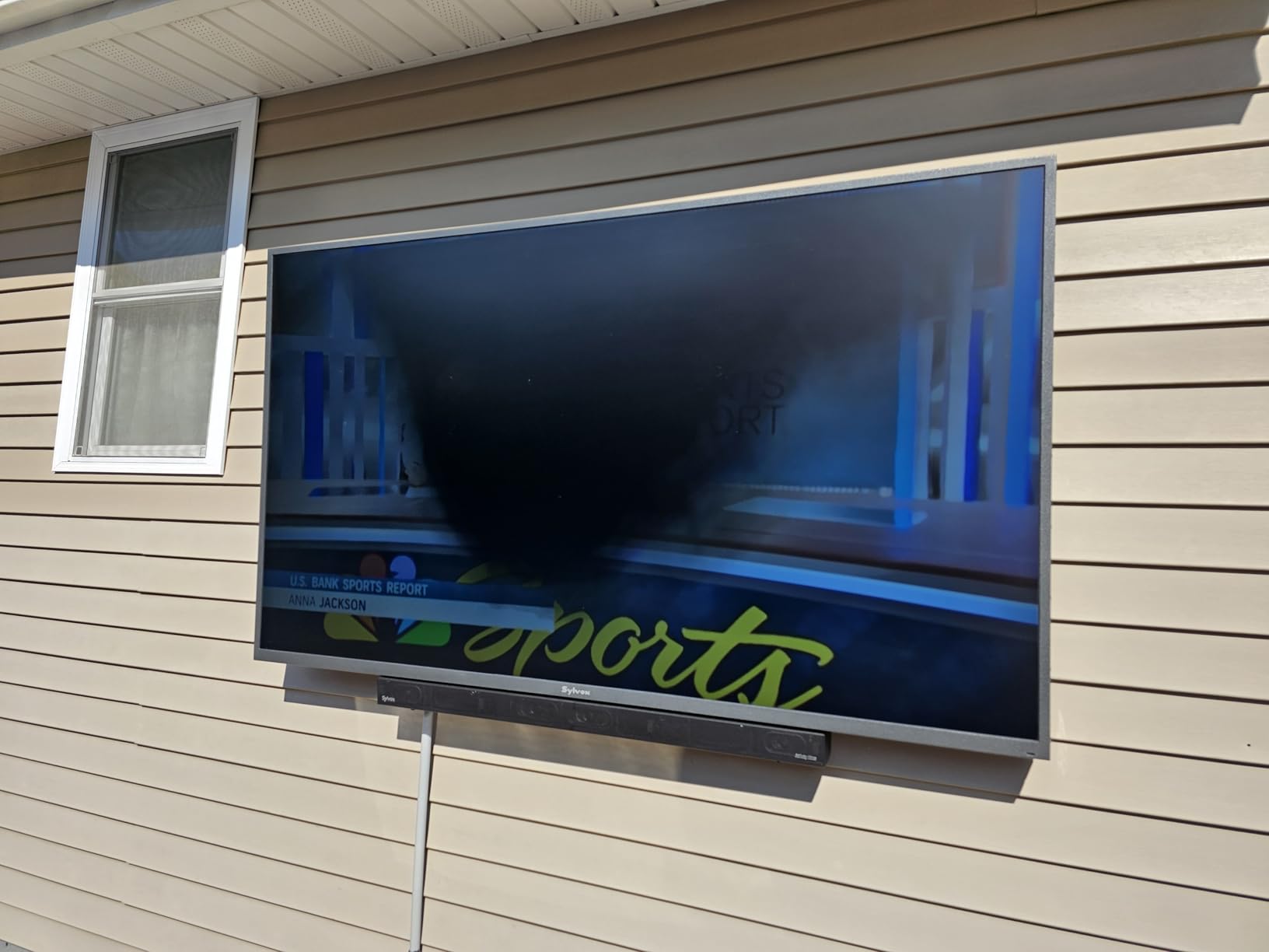 SYLVOX Outdoor TV, 43 inch 2000 nits Full Sun Outdoor TVs, Weatherproof TV customer photo 2