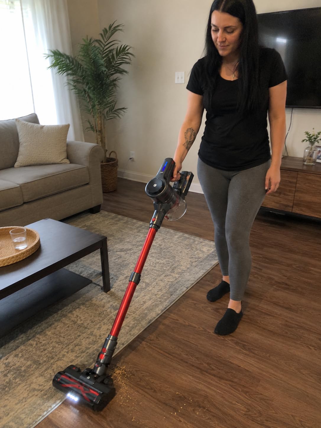 CHEBIO Lightweight Cordless Vacuum Cleaners for Home, Stick Vacuum Cordless Rechargeable with 45kPa Suction,45-Min Run,Anti-Tangle and Self-Stand, 6 in 1 Hardwood Vacuum Cleaner (red) customer photo 1