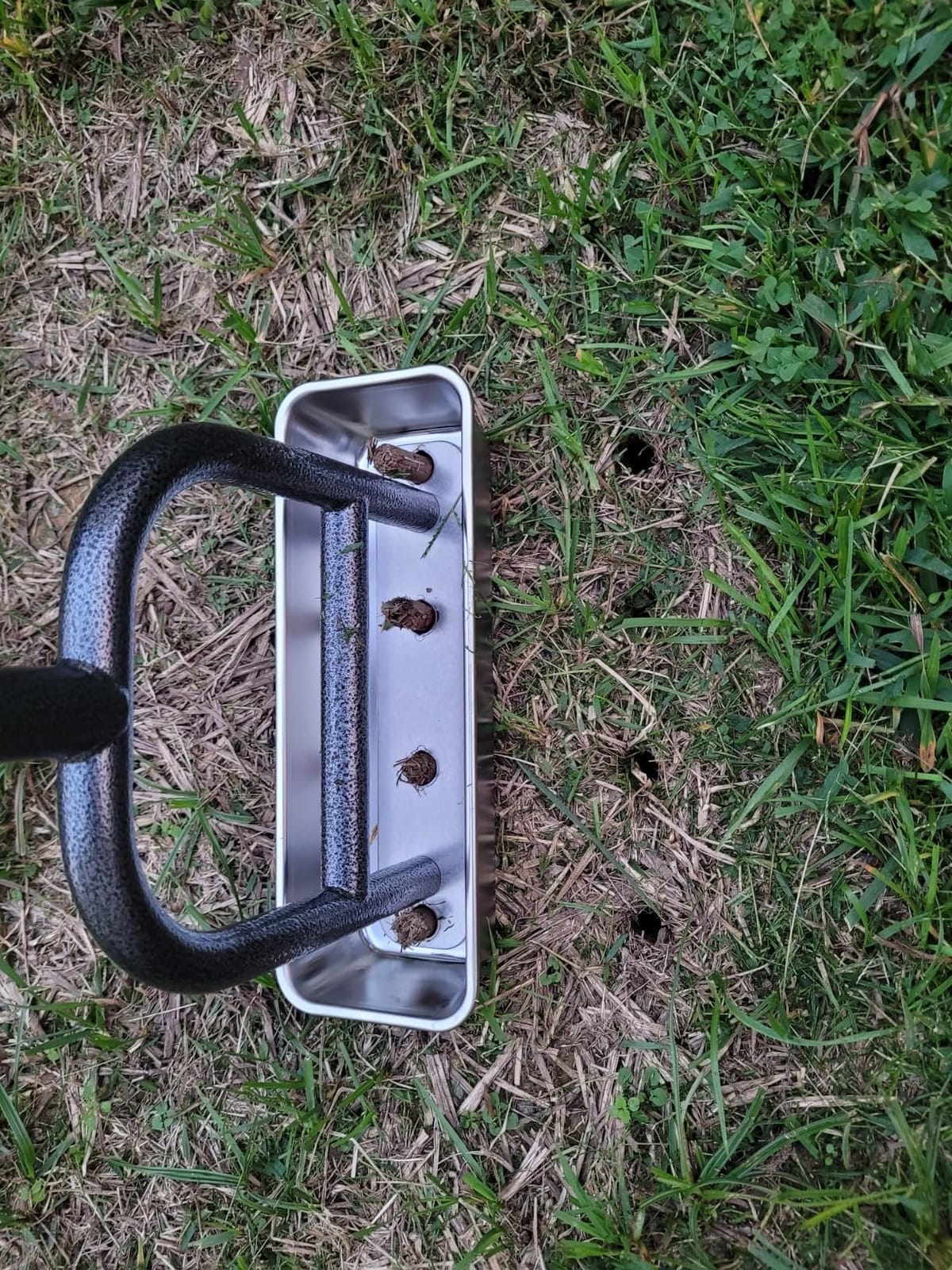 Dolibest Lawn Coring Aerator, Manual Lawn Aerator,4 Stainless Steel Corer Plug Aerator with Soil Core Storage Tray, Pre-Assembled Manual Grass Aerating Tool & Clean Hand Tool, Improving Lawn Health customer photo 1