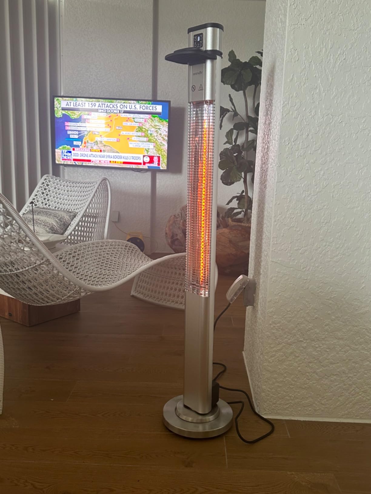 SereneLife Outdoor Electric Patio Heater - 1500W High-Efficiency Infrared Heating, Remote Control Standing Heater with Aluminum Reflector, Waterproof Design, IP65 Approved, Quiet Operation customer photo 2